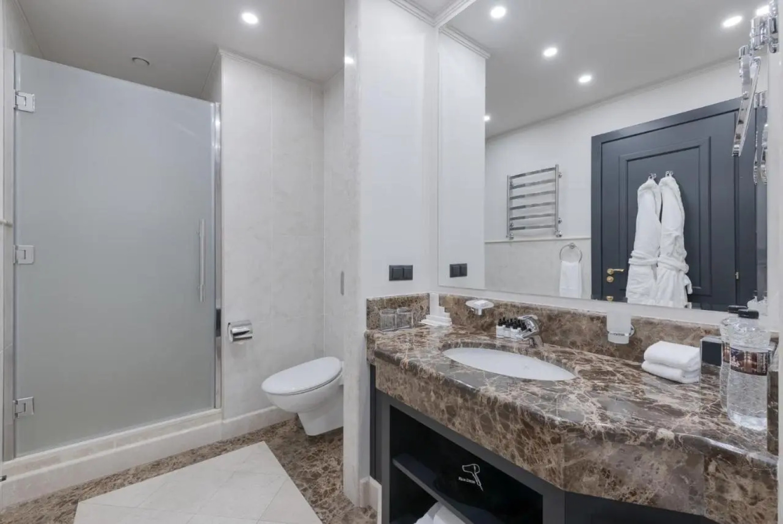 Отель Riviera House