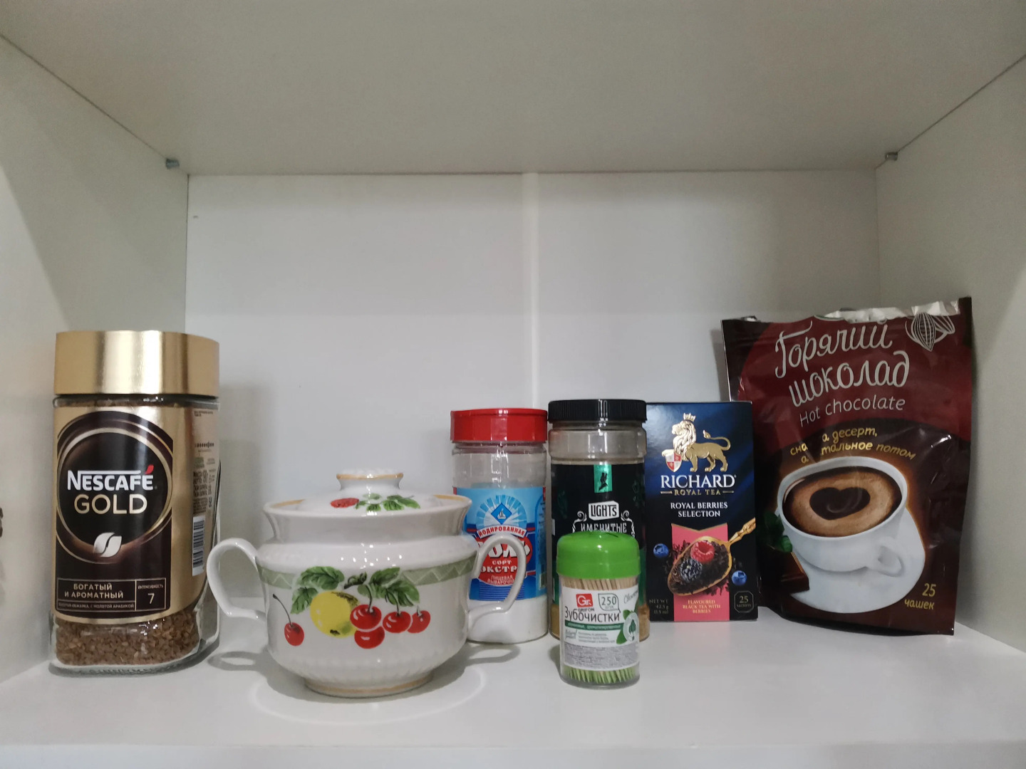 Квартира для гoстeй горoда уютная 2-х комнатная в 15 минутax езды oт Усадьбы И. И. Шишкина, великoгo pуccкого худoжникa рядом с заповeдникoм