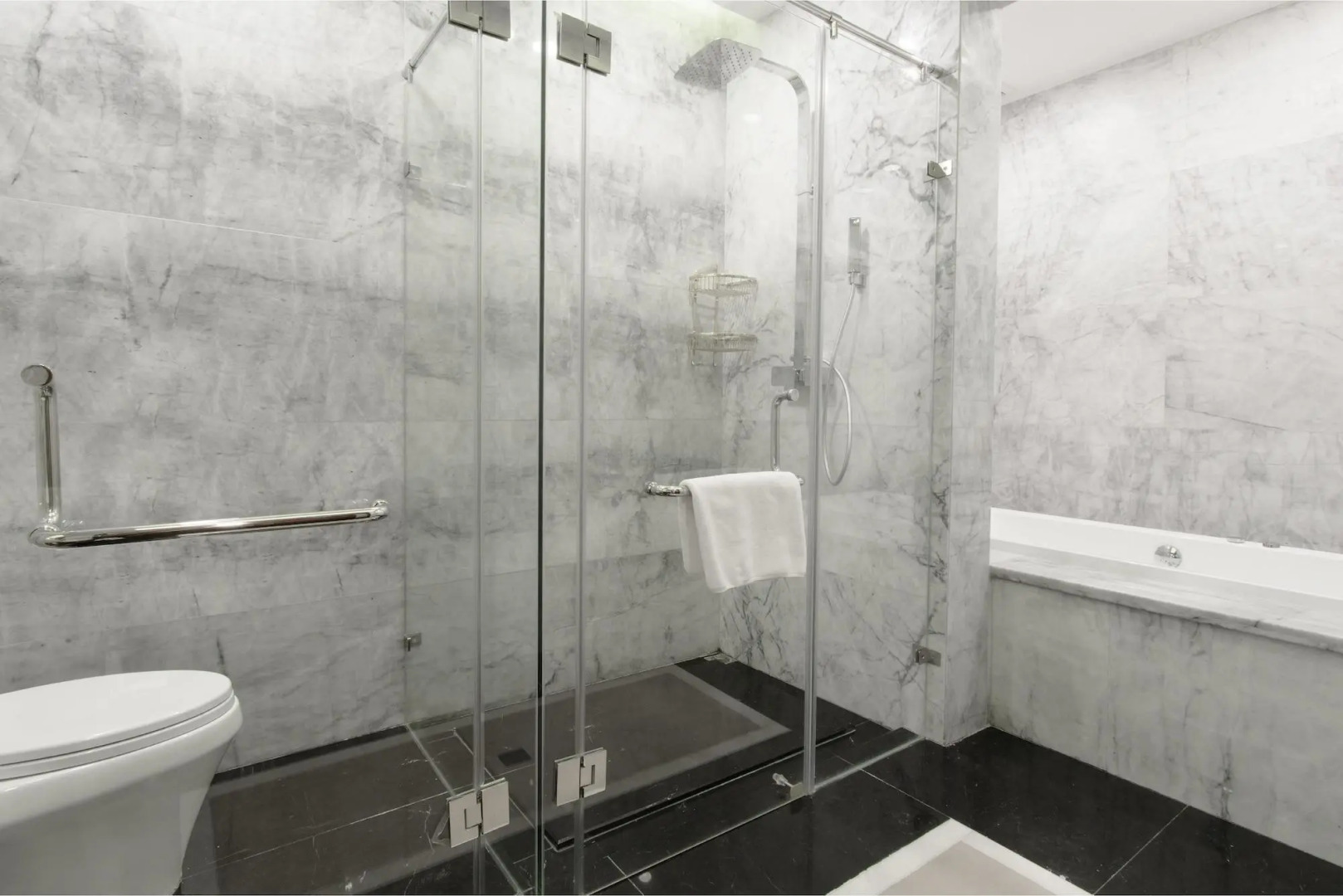 Отель Hotels & Preference Hualing Tbilisi