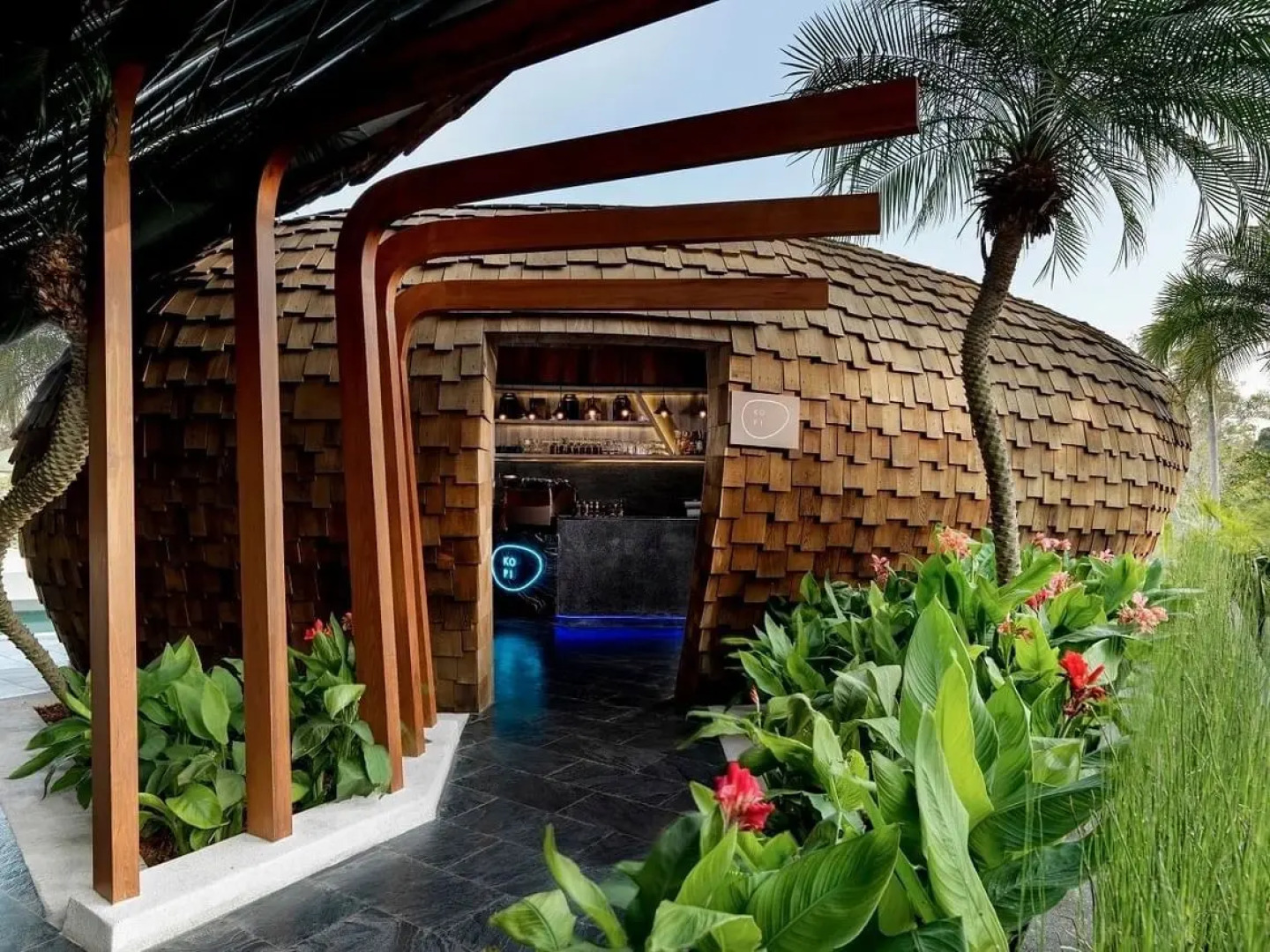 Отель Wyndham Grand Nai Harn Beach Phuket