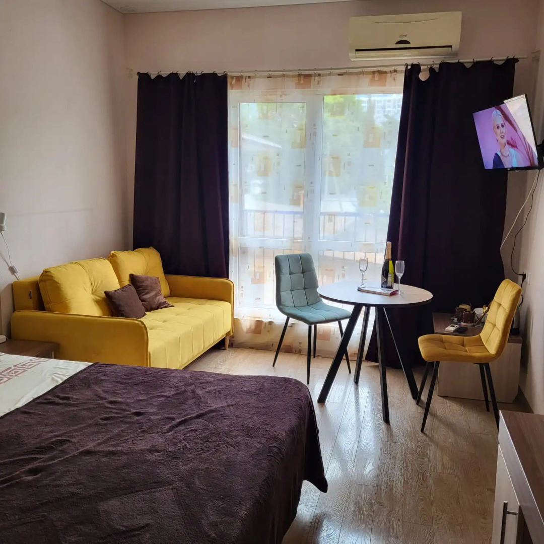 Меблированные Комнаты на Красной 21