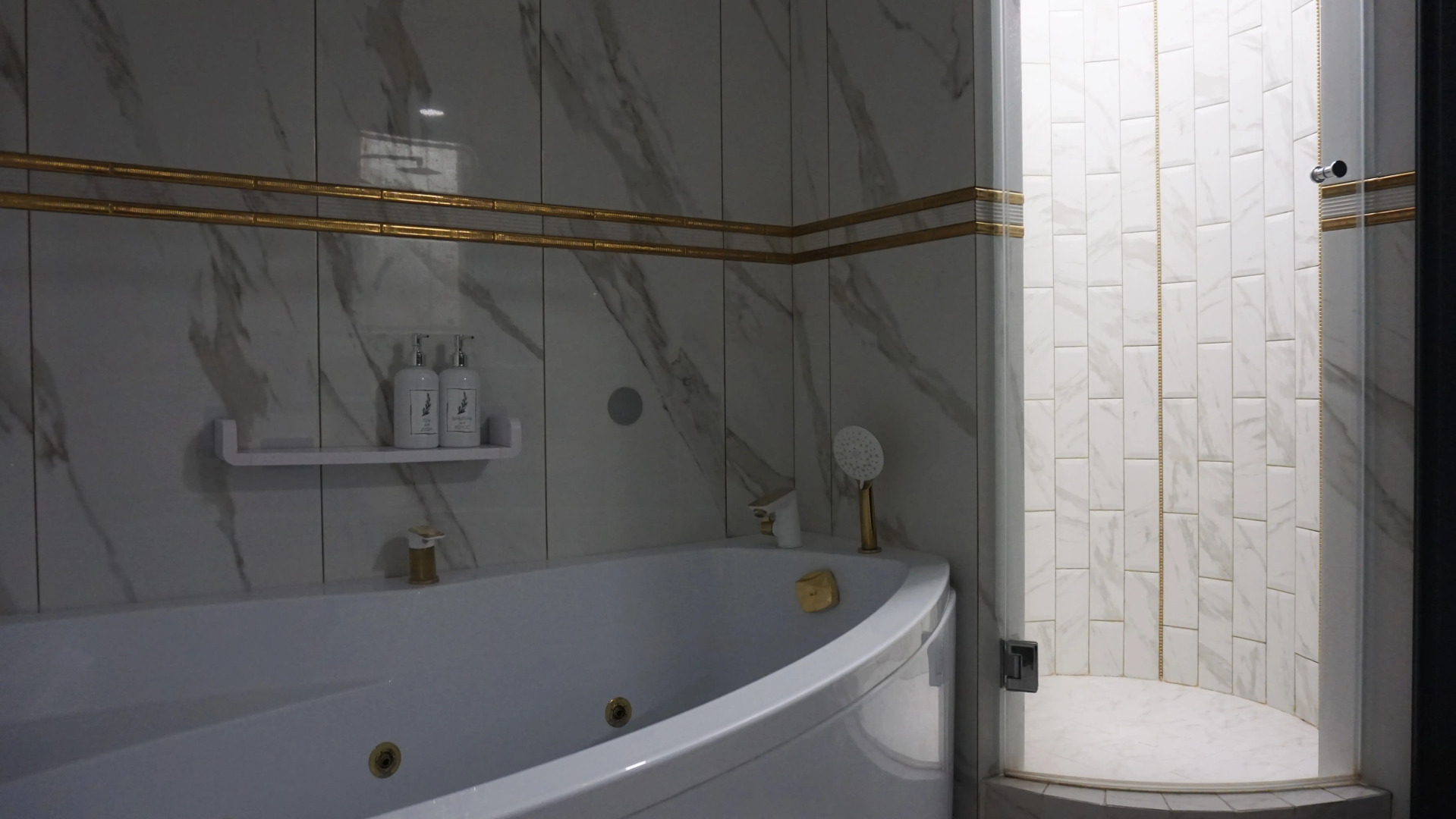 Квартира просторная трешка