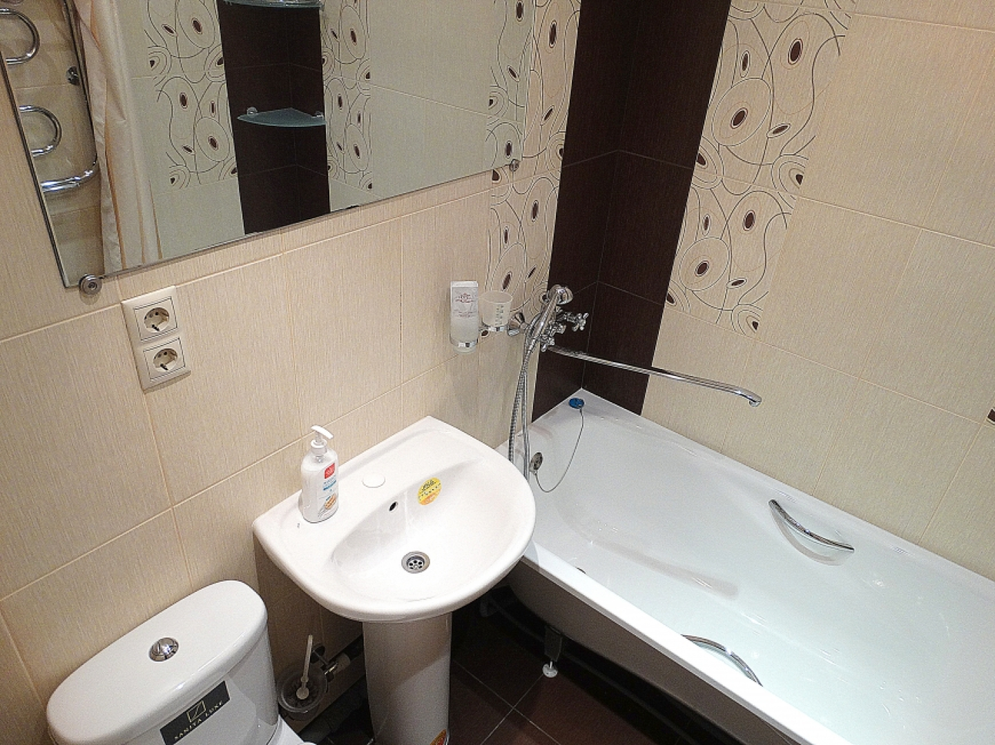 Апартаменты InnDays на Баженова 12