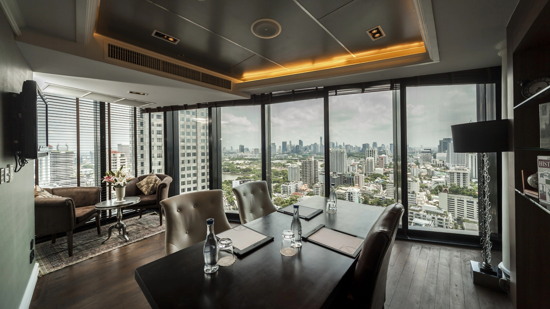 The Continent Hotel Sukhumvit / Asok BTS Bangkok by Compass Hospitality