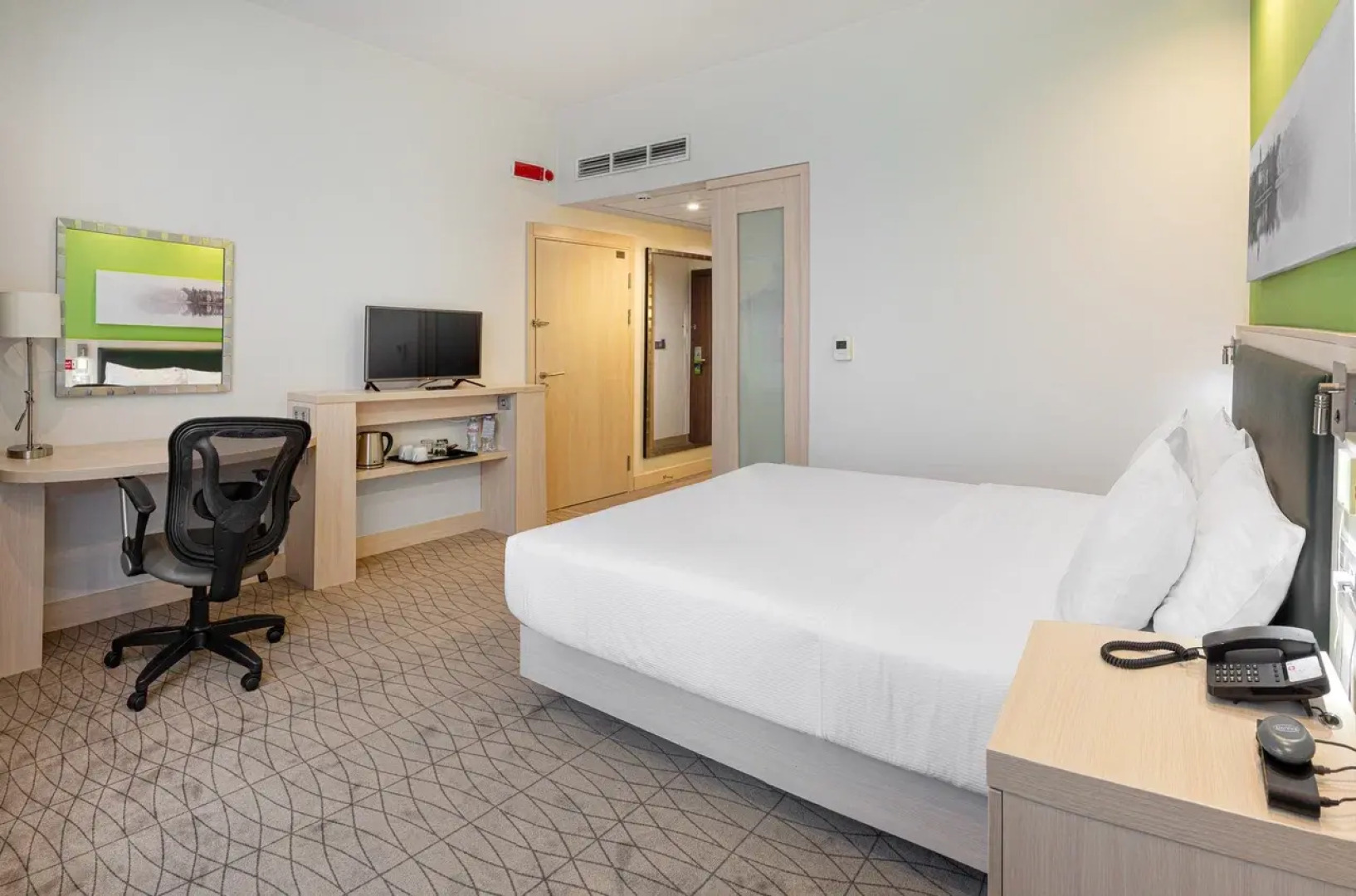 Отель Hampton by Hilton Minsk City Center