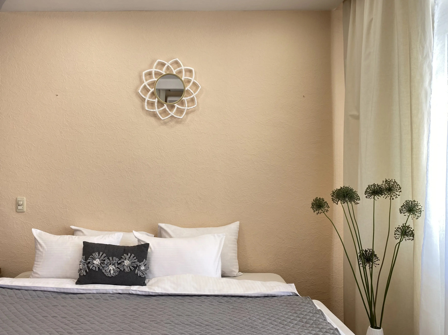 Апартаменты Sunny сети DeNewHome у площади Ленина