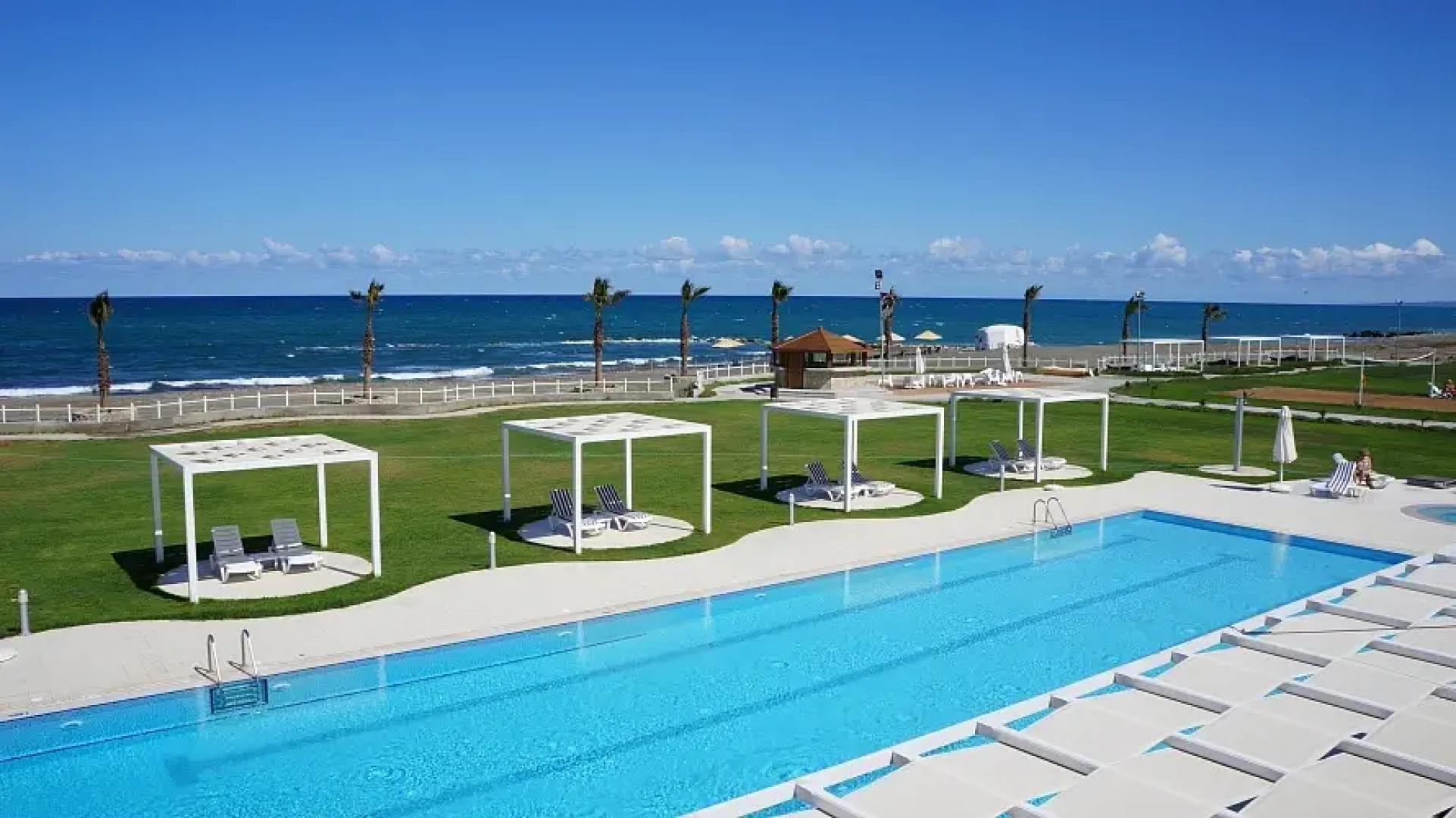 Апартаменты Aphrodite Beachfront Village