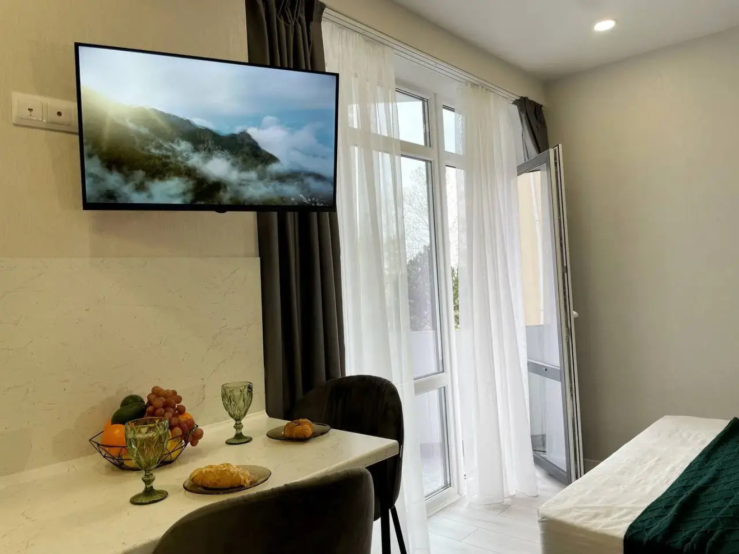 Апартаменты с Балконом 3 Минуты до Моря