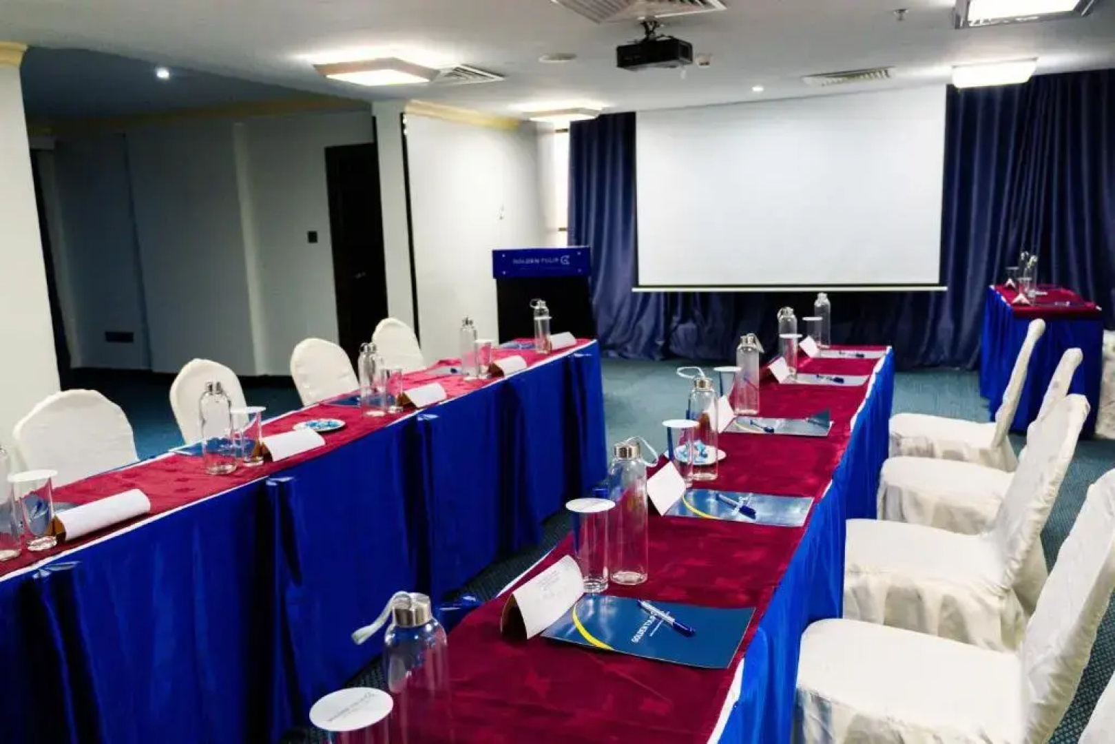 Отель Golden Tulip Dar City Center