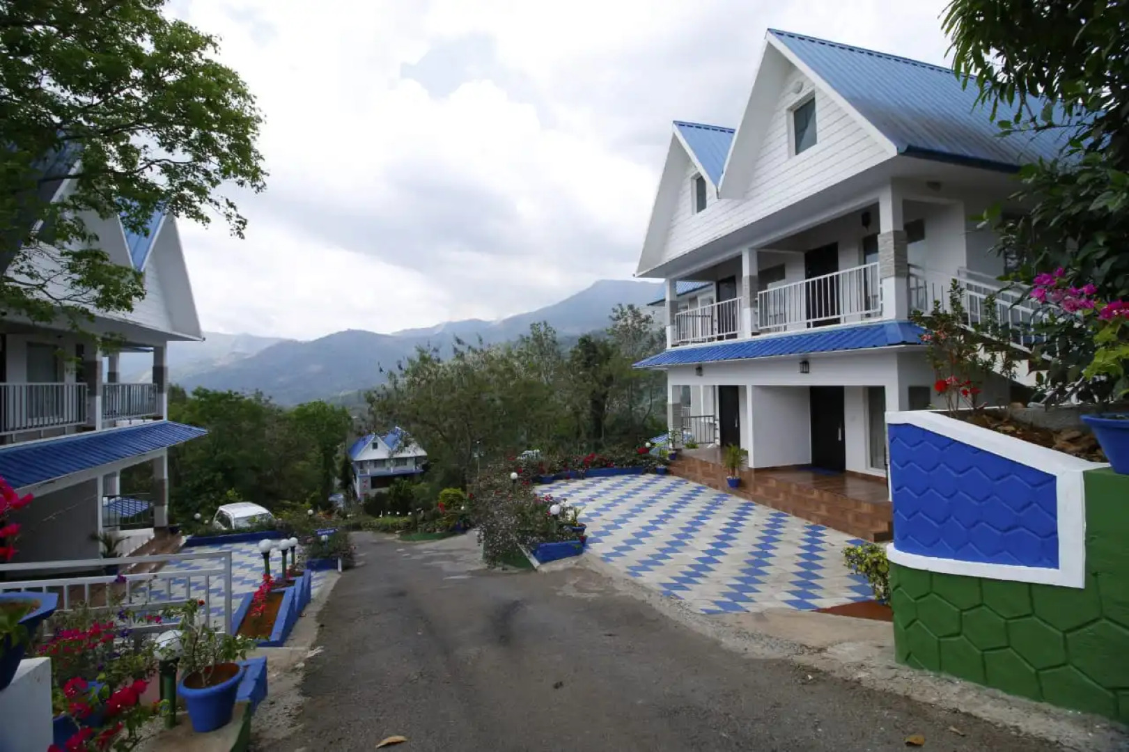 Отель Camellia and Elettaria the Twin Resorts