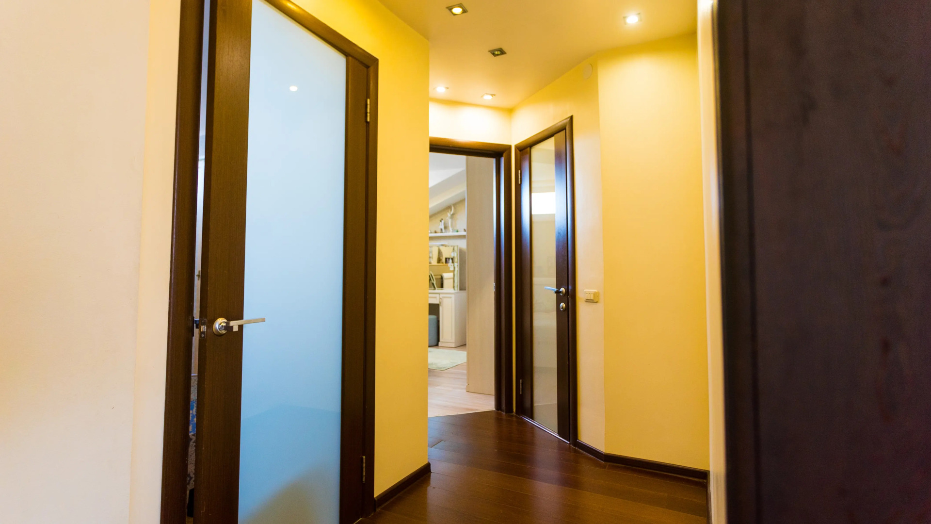 Апартаменты Центр города в 5 минутах езды размещение 12 мест, сауна, кондиционер