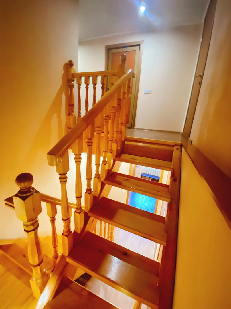 Частный дом с двумя спальнями и кухней на Чемальской