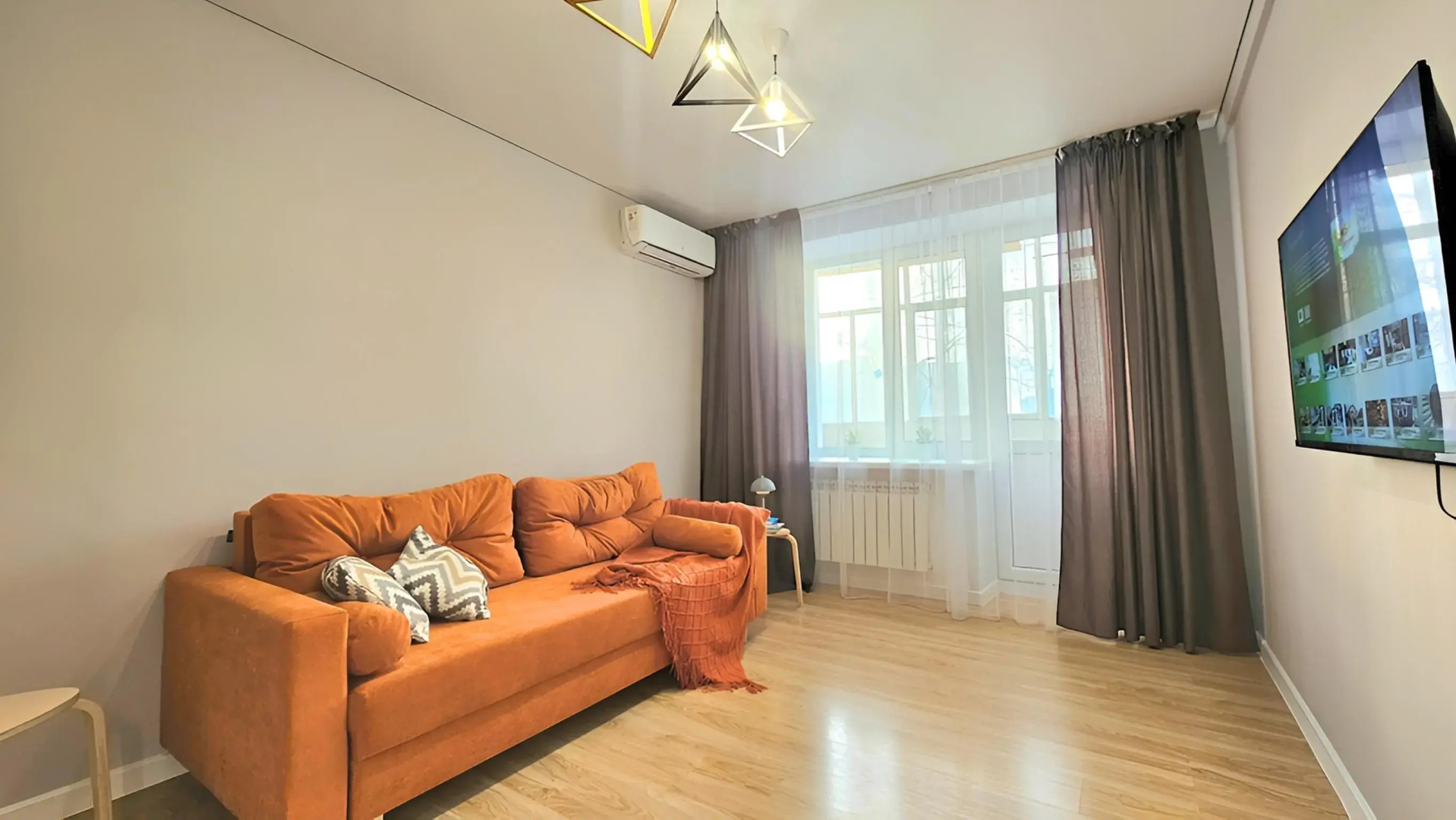 Квартира в Центральной Части Города Рядом со Станцией Метро Суконная Слобода