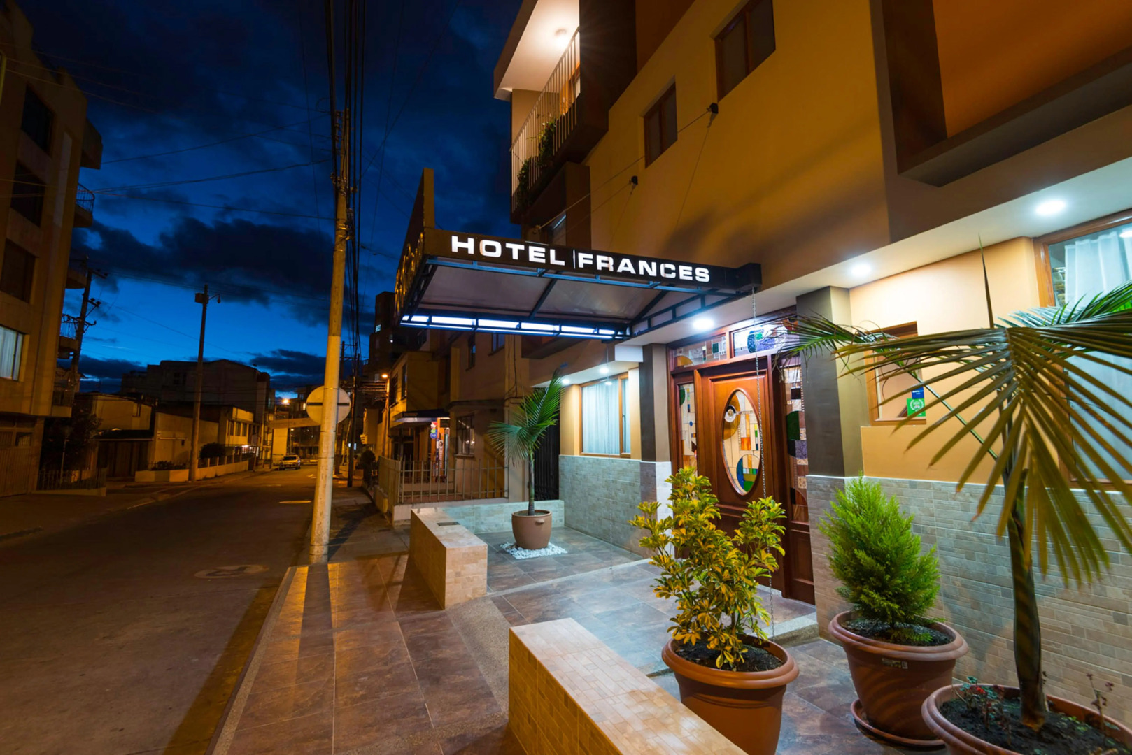 Отель Frances La Maison