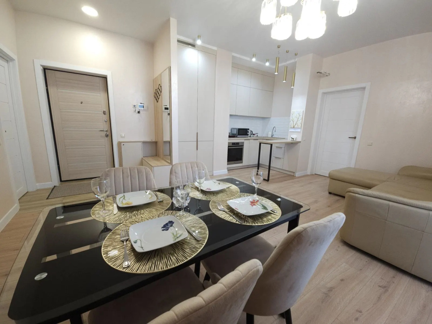 Квартира ЖК Лазурит Трехкомнатная