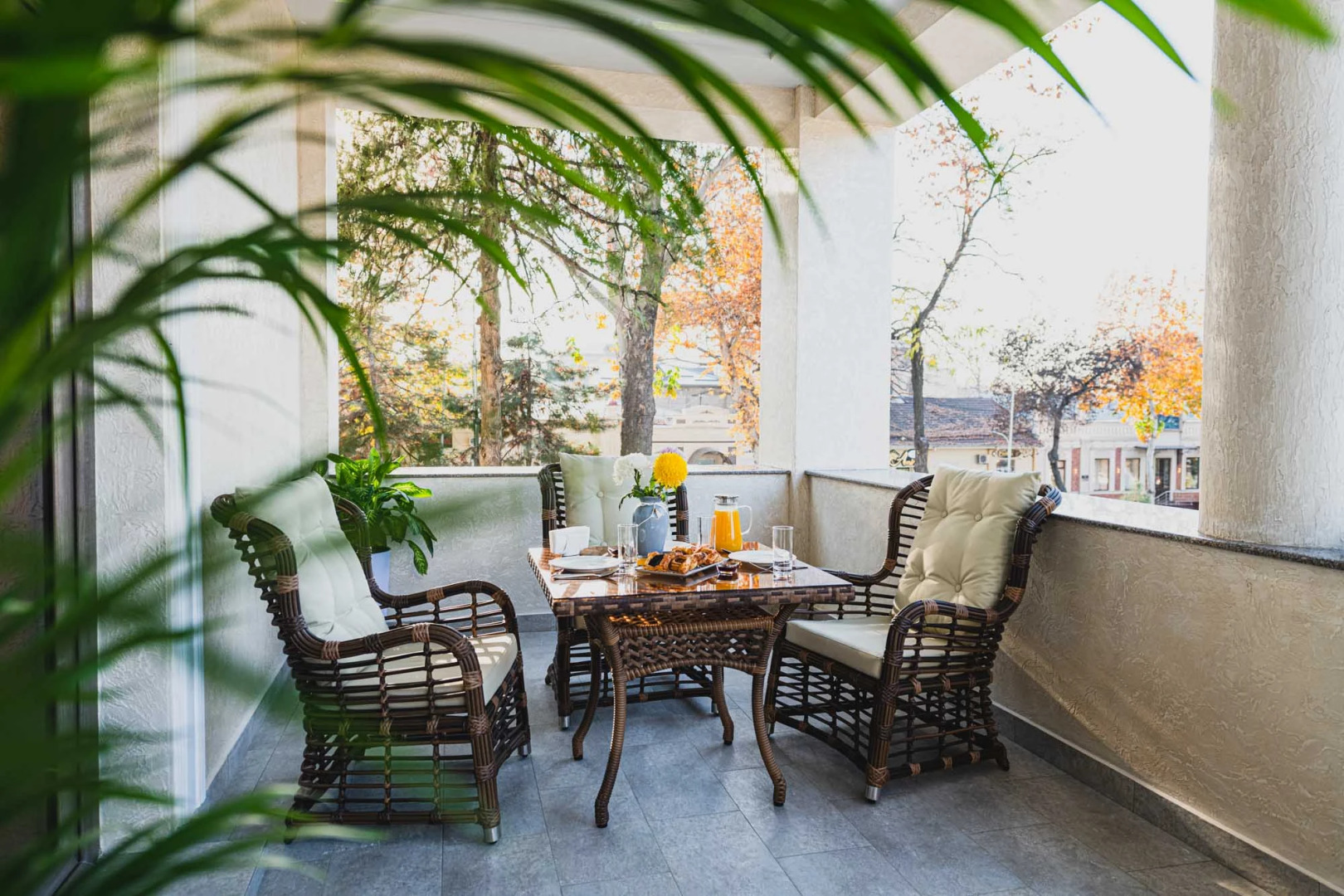 Отель Zarafshon Parkside Hotel