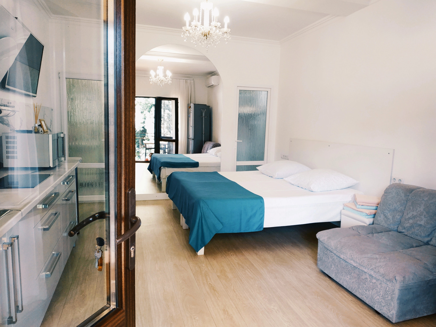 Апартаменты Белый Люкс в Центре Ялты