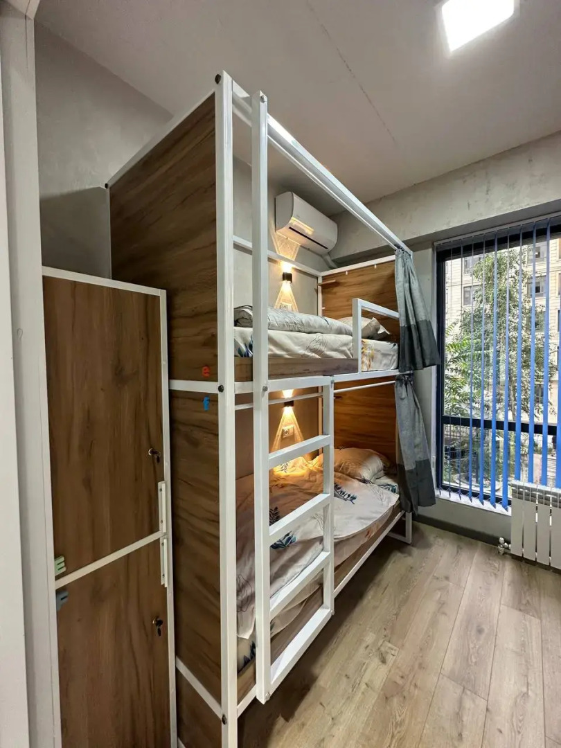 Хостел izzzi hostel Bishkek