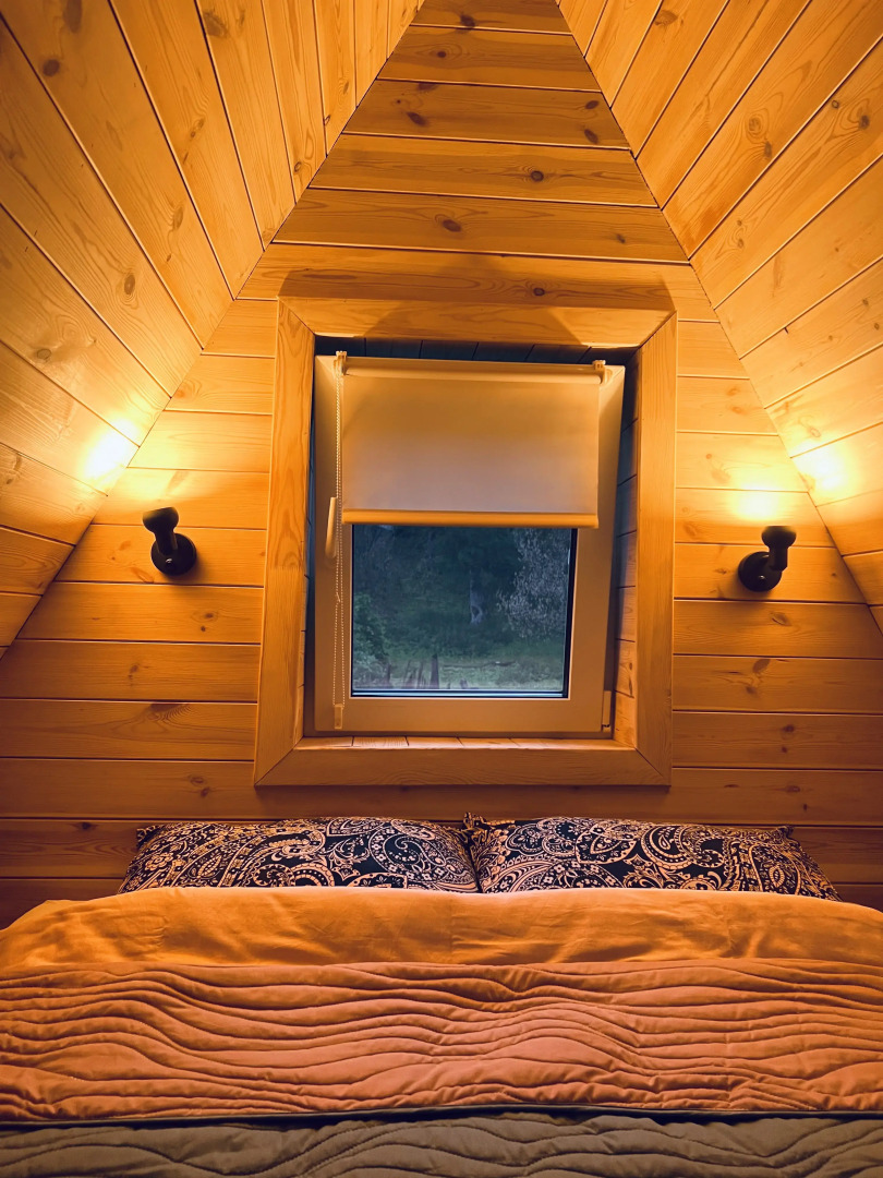 Шале А-фрейм с видом на горы и лес