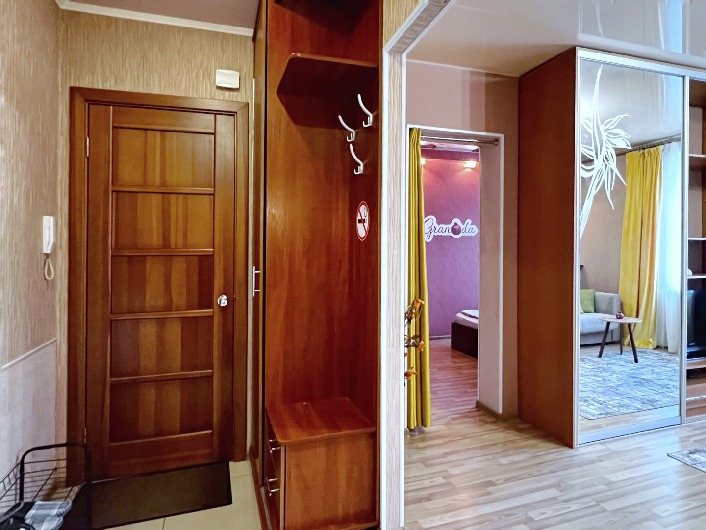 Апартаменты "Granada" Отличный вариант двухкомнатной квартиры в центре города недалеко от ЖД Вокзала