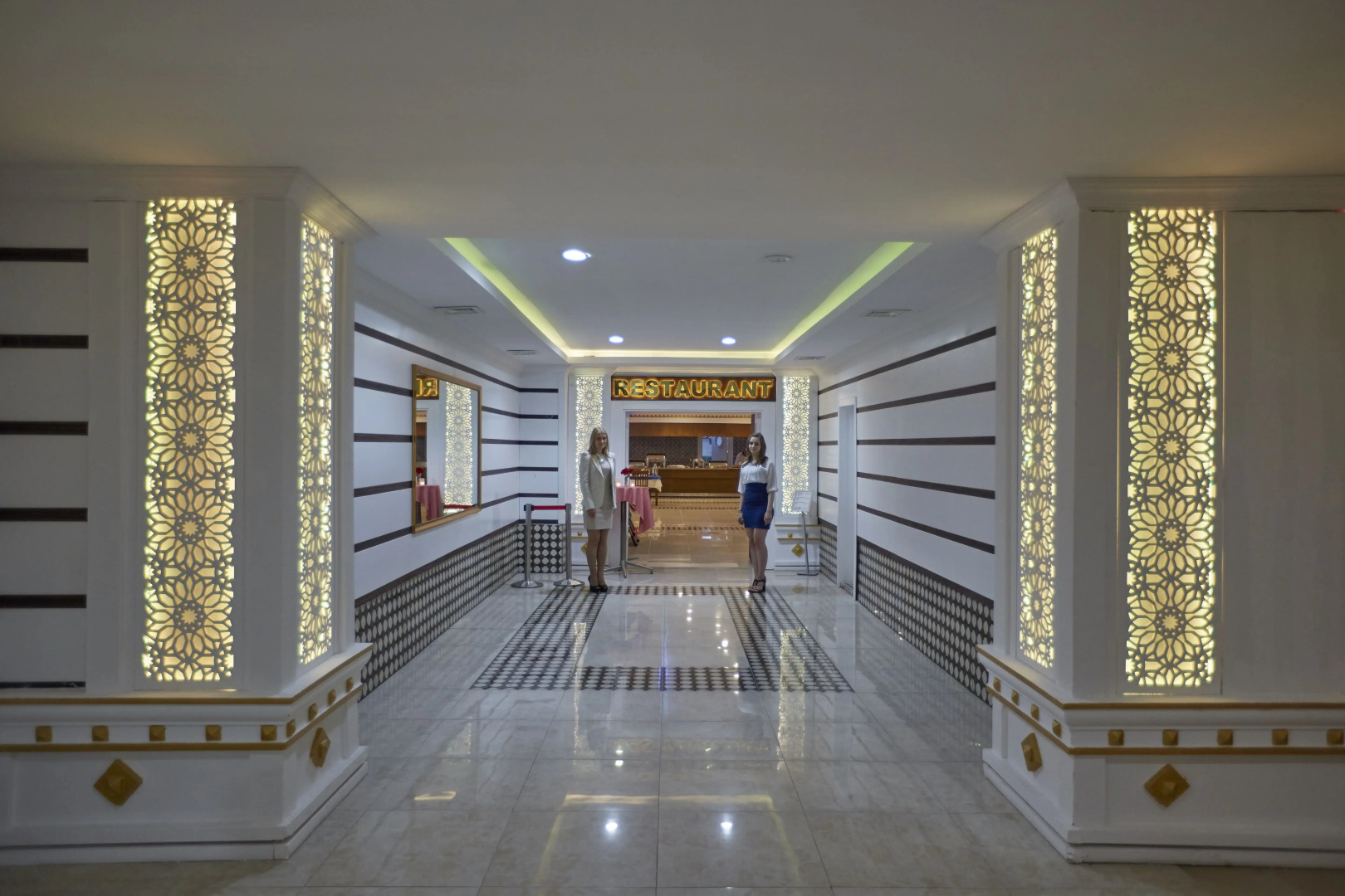 Отель Royal Towers Kiris