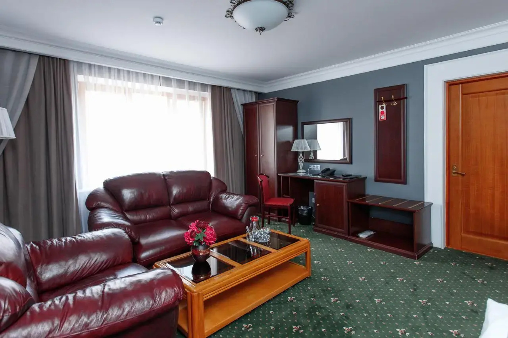 Отель Комильфо