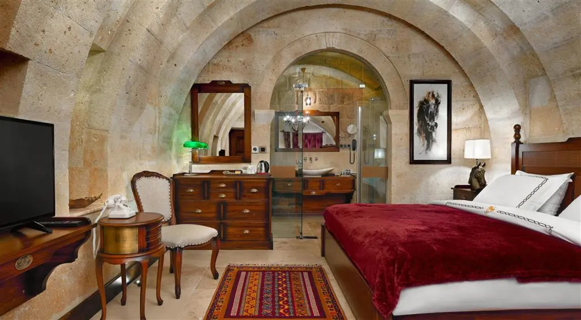 Отель Seraphim Cave Suites & Spa