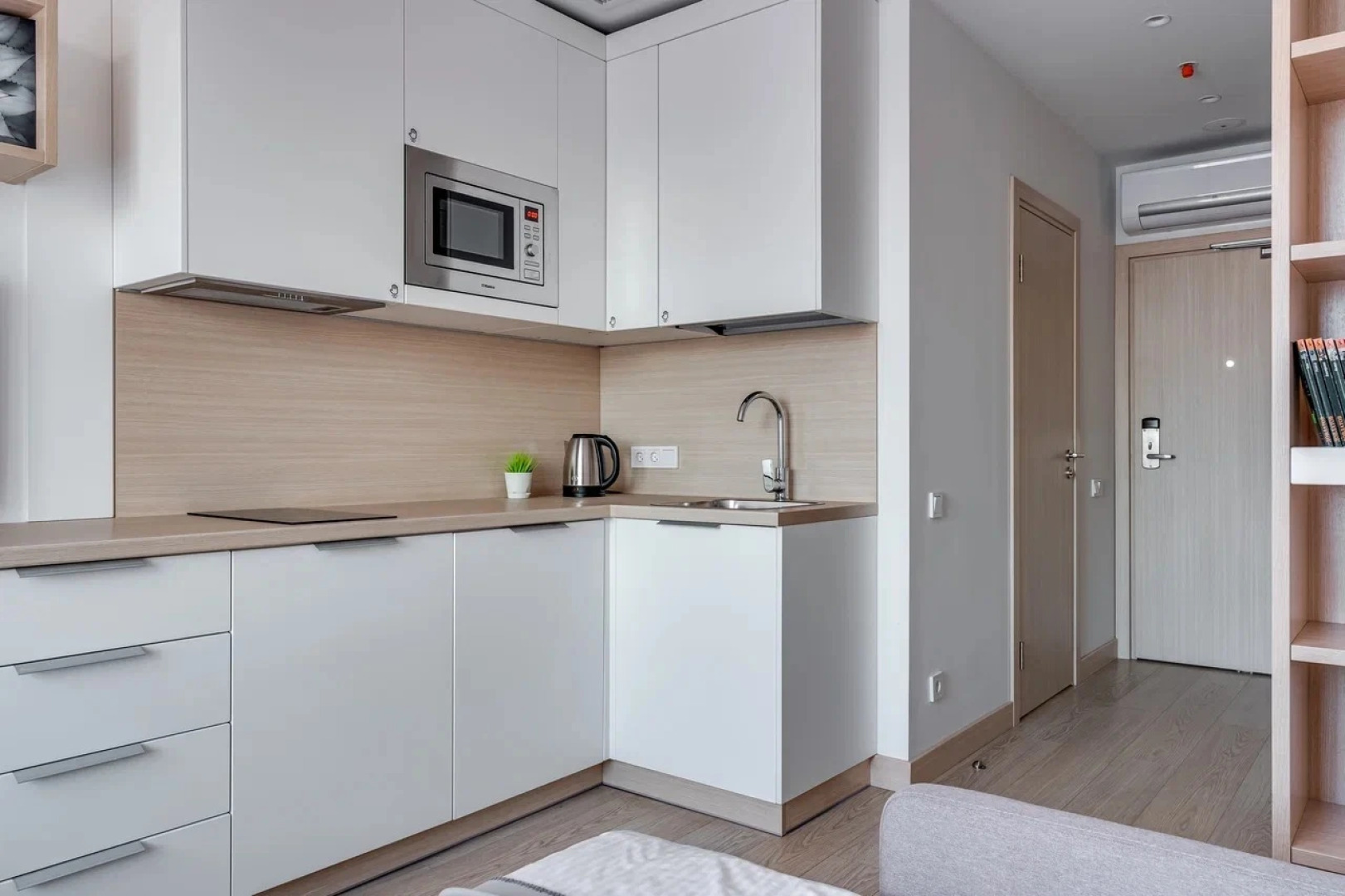 Апартаменты Grey's Apartment с Видом на Город