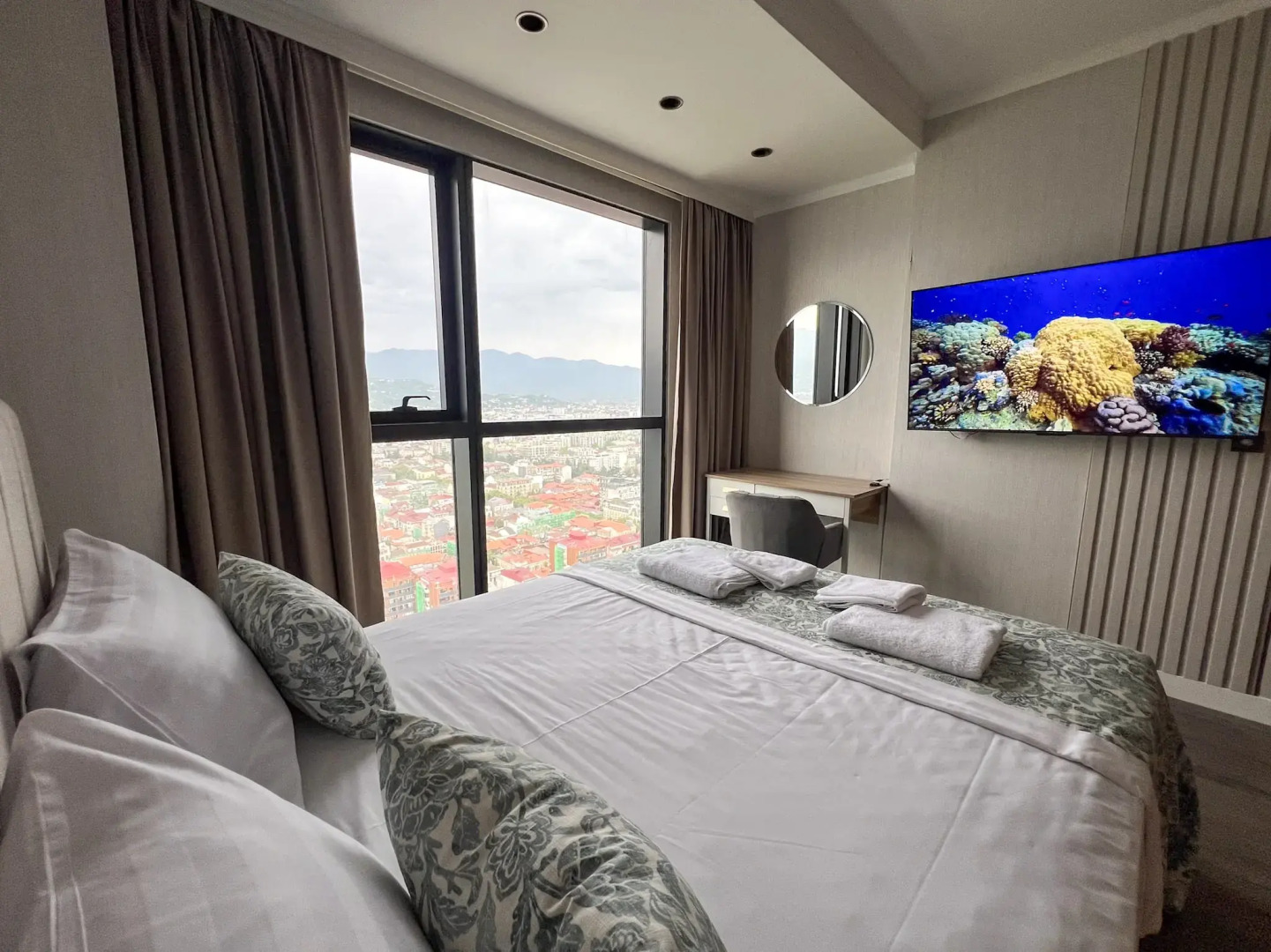 Апарт-отель на берегу моря, Porta Batumi Tower