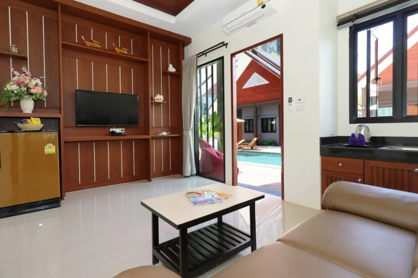 Отель The Scene Cliff View Villas