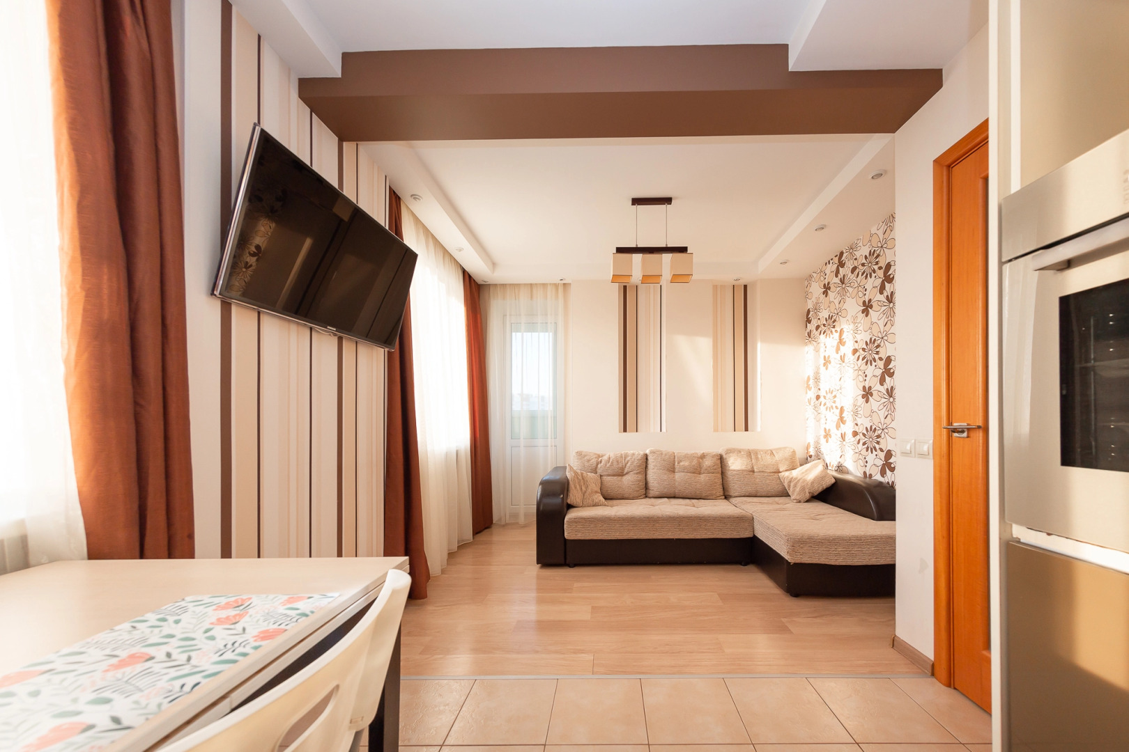 Апартаменты на Романа Брянского 8/1