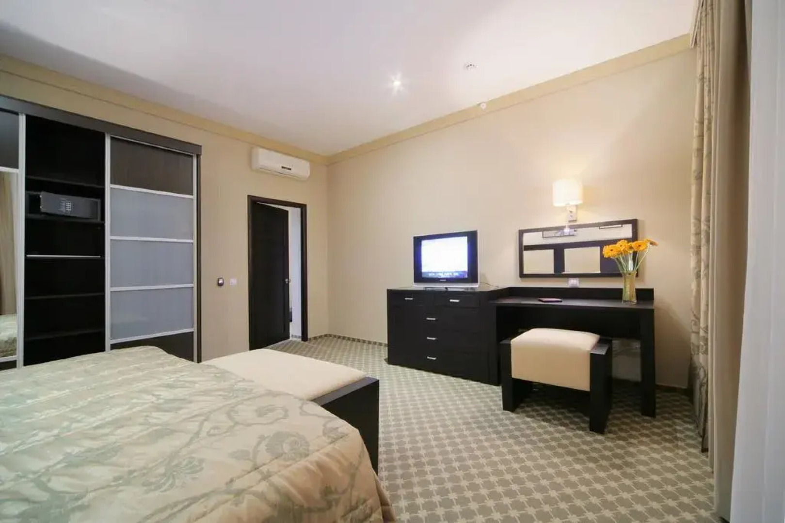 Отель Сенатор