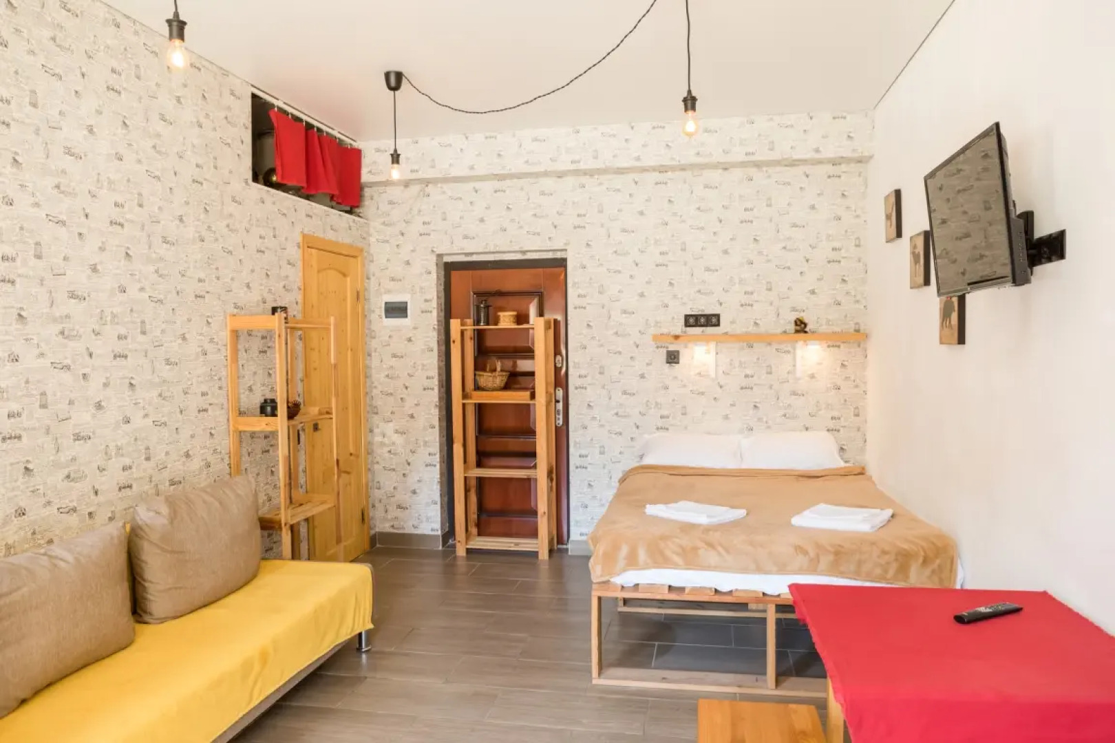 Апартаменты Ред Хаус