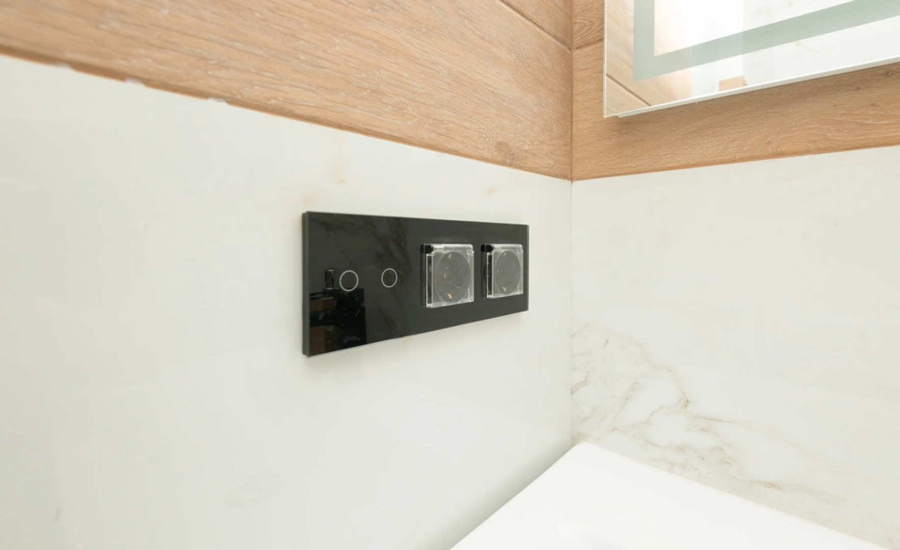 Апартаменты #2 Black studio for 2+2 by Lo Apartments