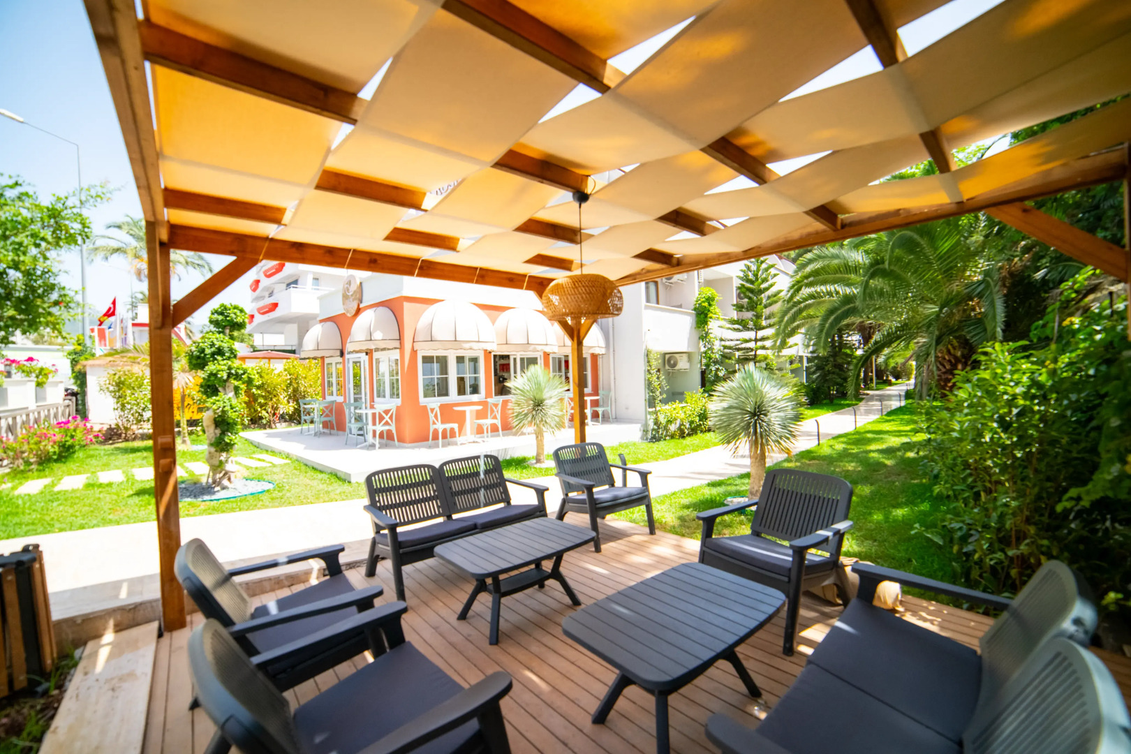 Rose Garden Premium Hotel