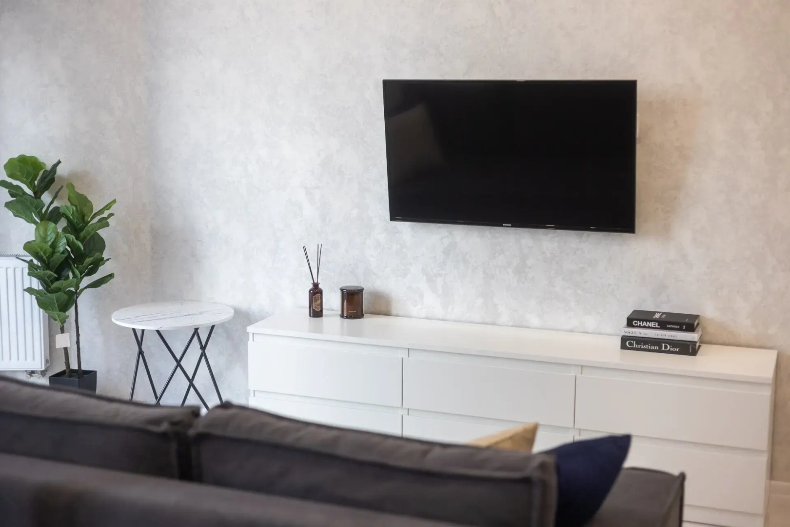 Апартаменты Black & White в Элитном Закрытом ЖК Комфорт Парк