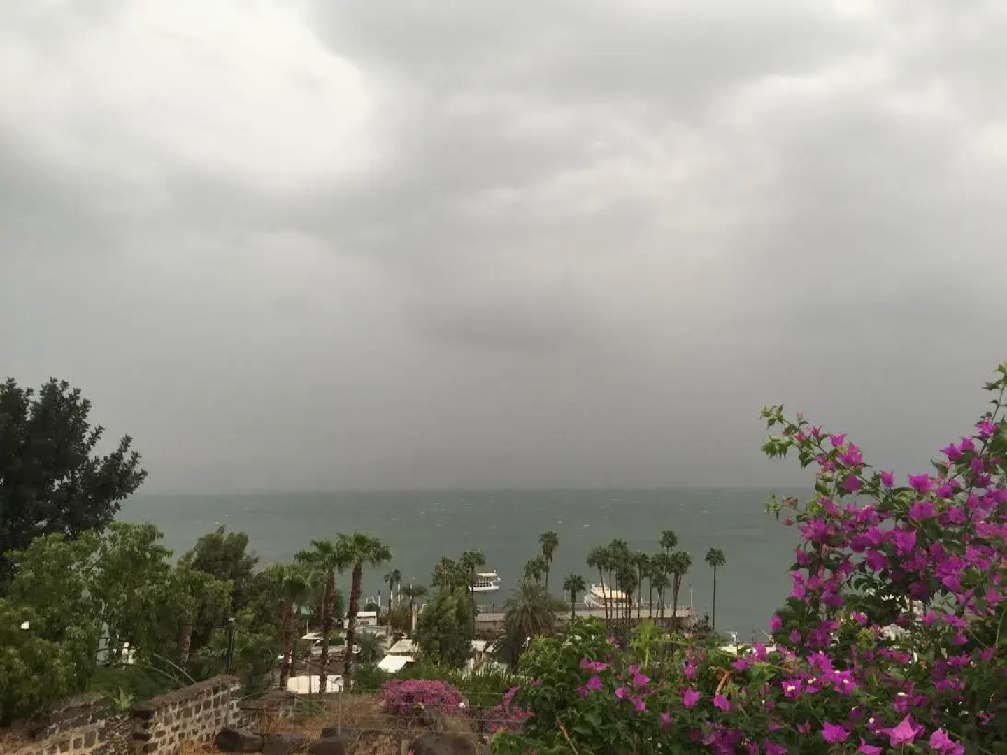 Апартаменты By The Lake