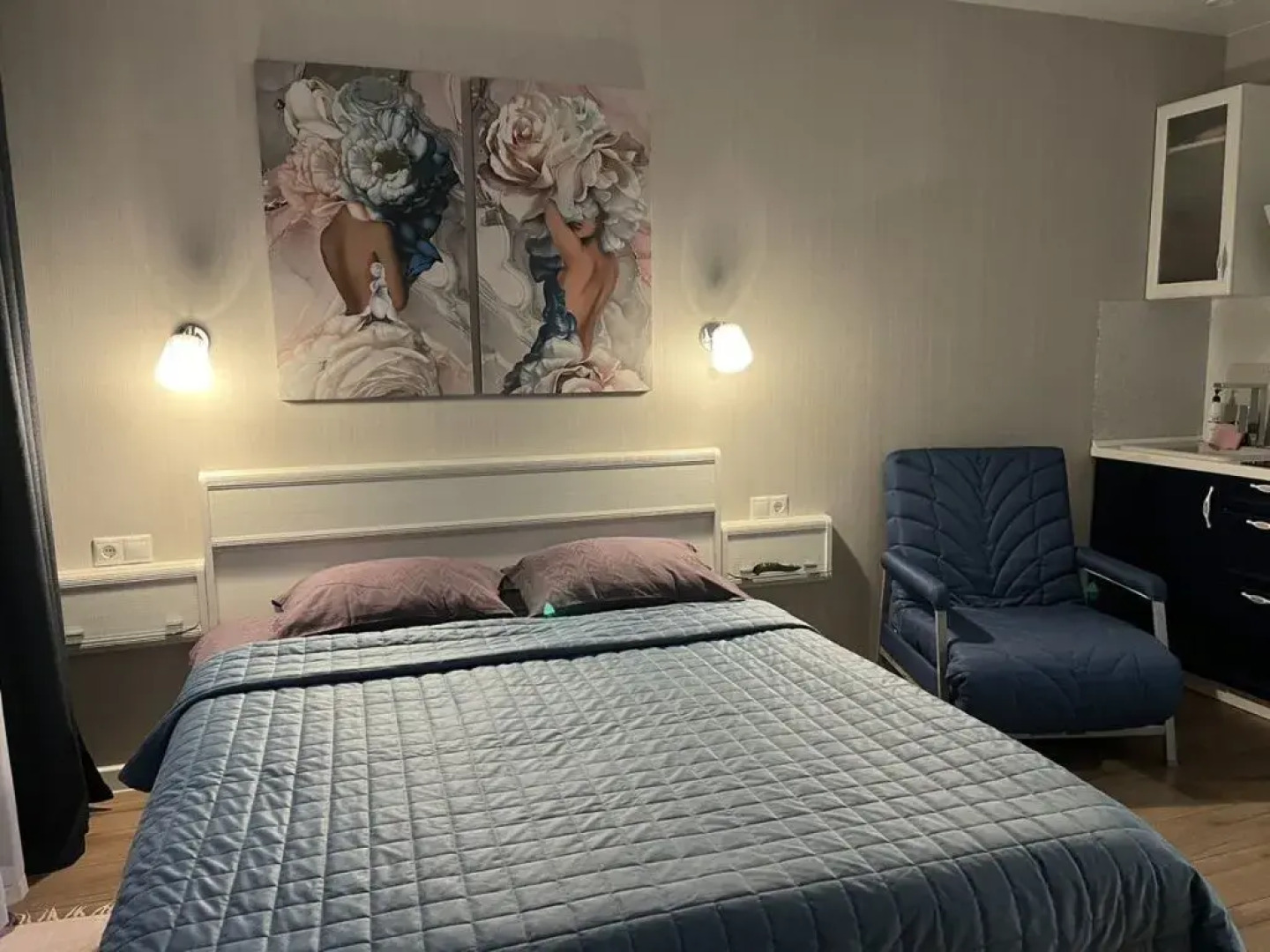 Апартаменты Бархат с балконом в центре города