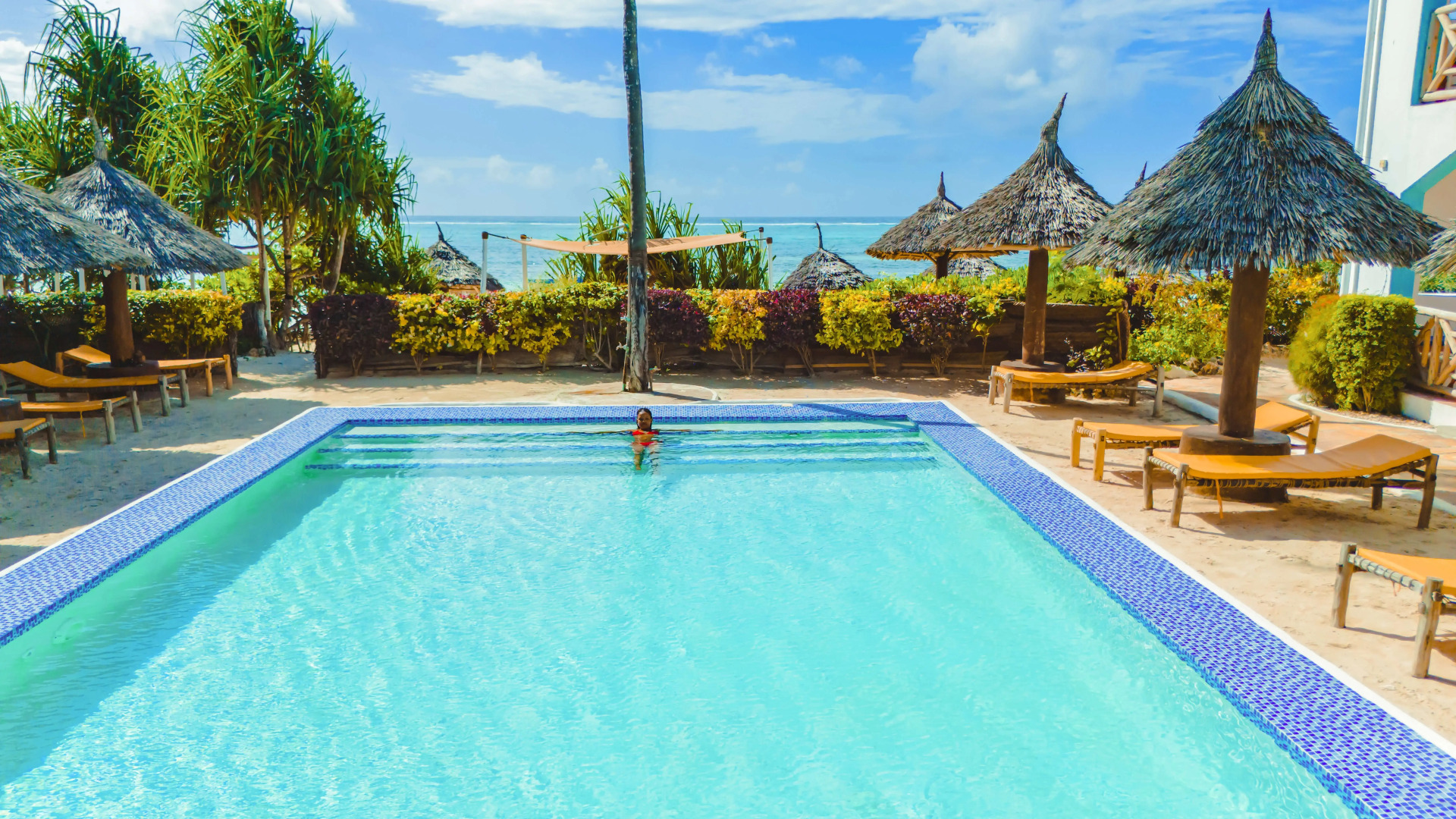 Отель AHG Sun Bay Mlilile Beach