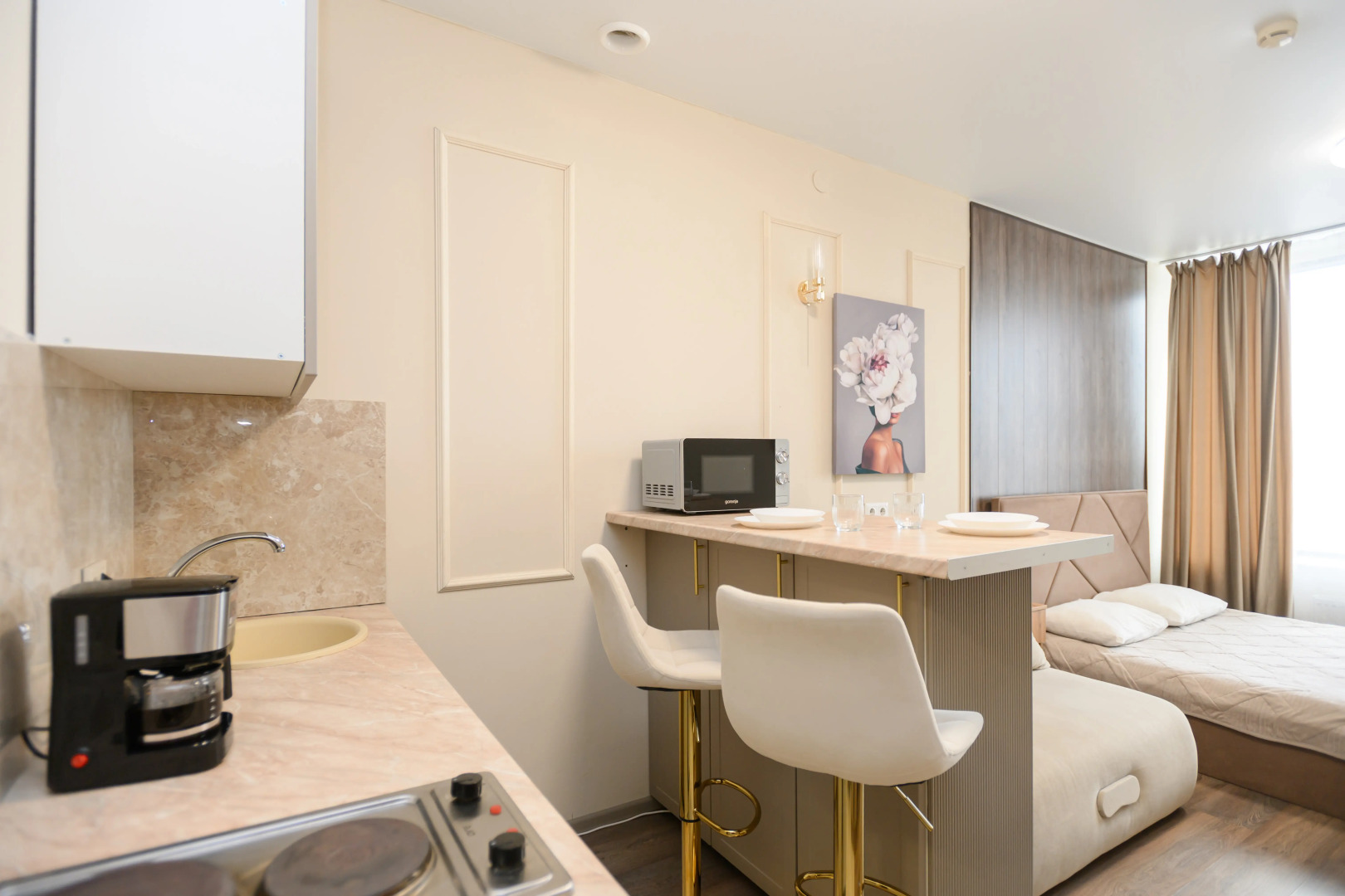 Апартаменты ApartHause с кофемашиной  рабочим местом и стильным дизайном