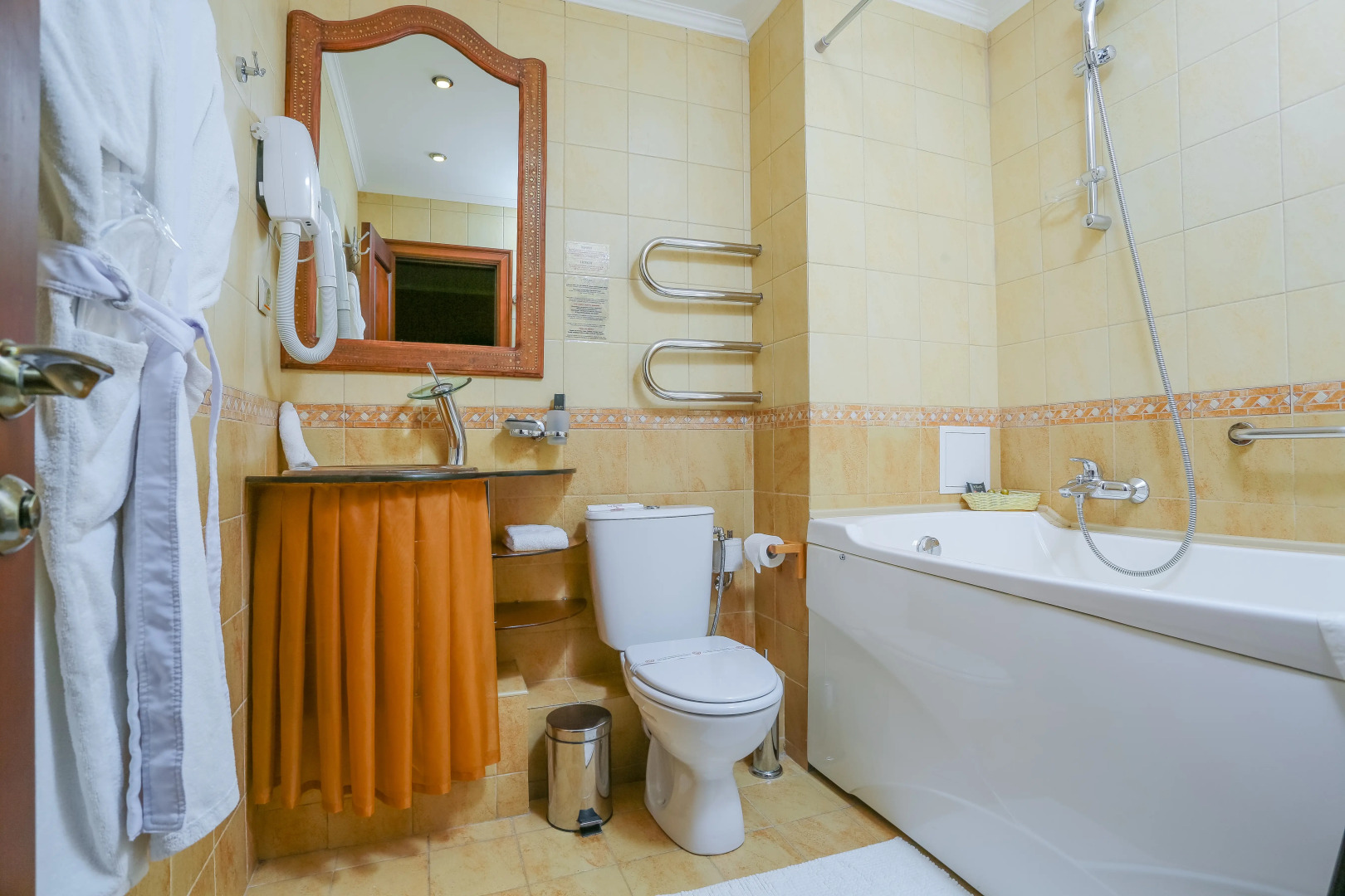 Отель Аврора