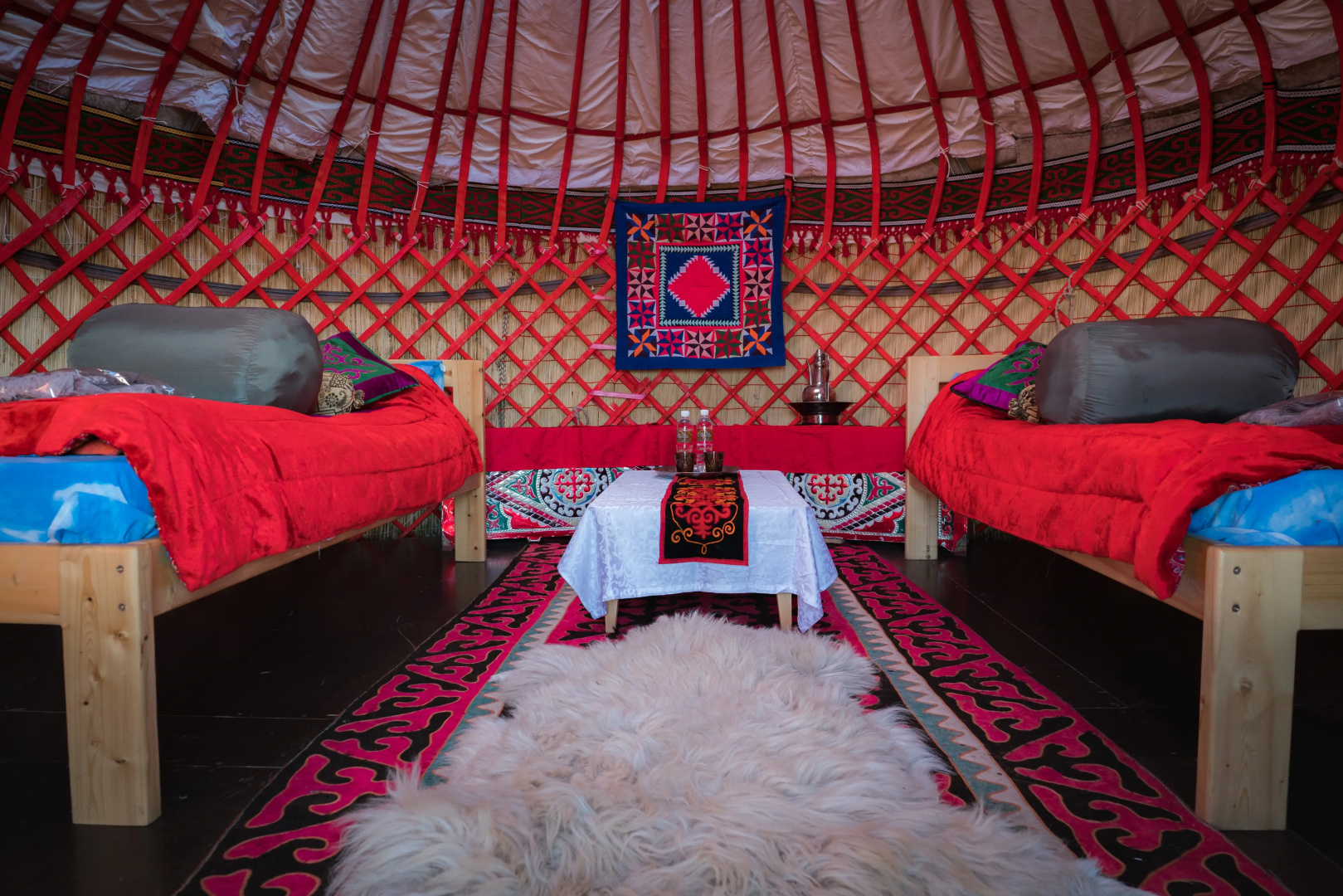 Глэмпинг “AK-SAI TRAVEL” yurt camp at Son Kul lake