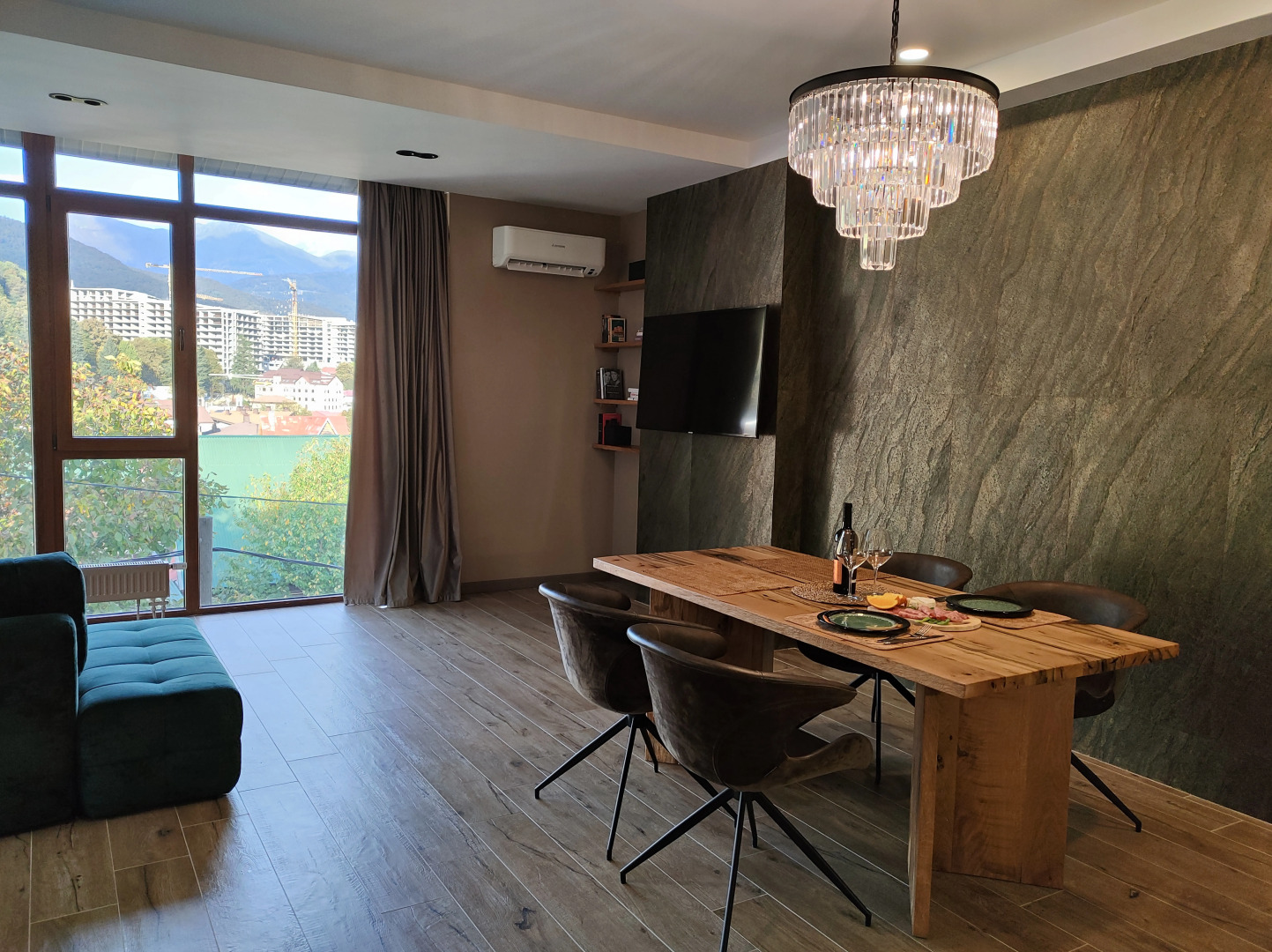 Апартаменты с Панорамным Видом на Горы по всему периметру. Красная Поляна Центр