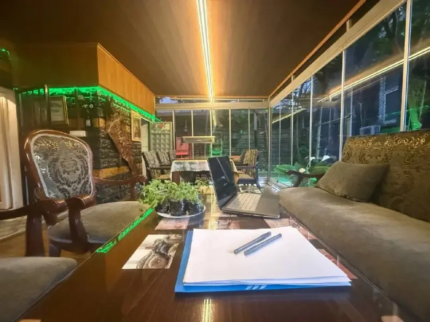 Апартаменты 3BR Flat Old Style 4AC Terrace, Metro