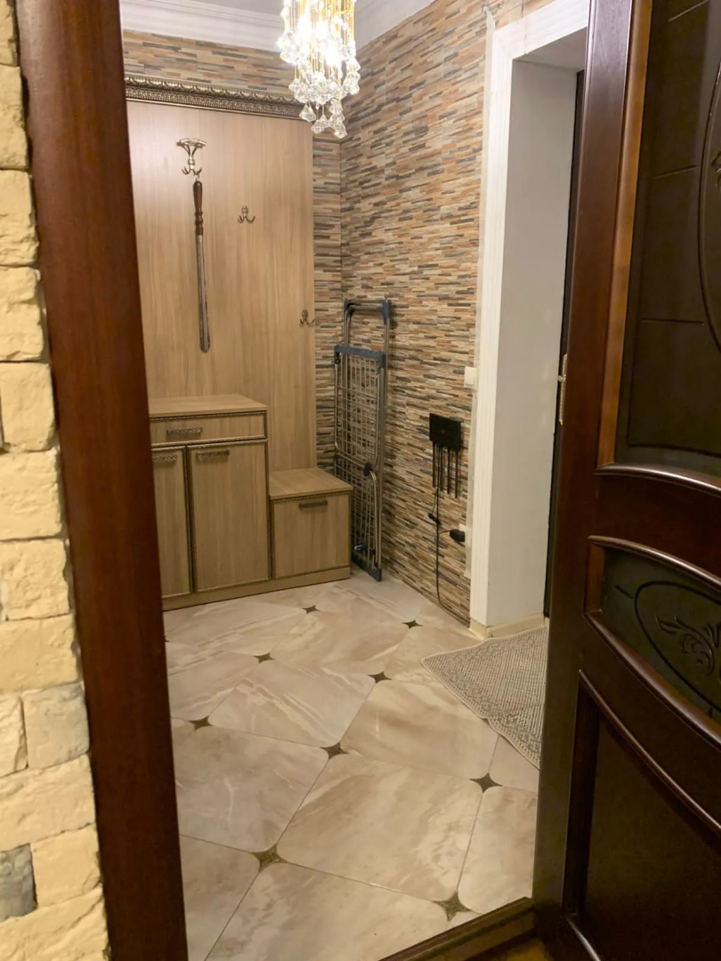 Апартаменты "Эленика" 2-х комнатная Квартира с выходом в парк в Центре города