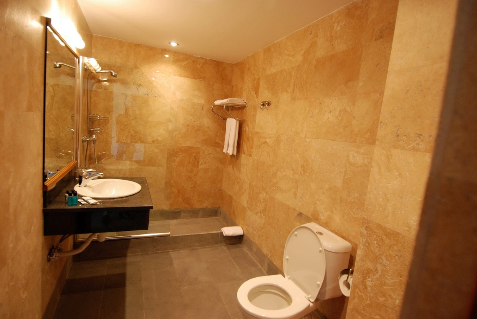 Arthurs Aghveran Resort