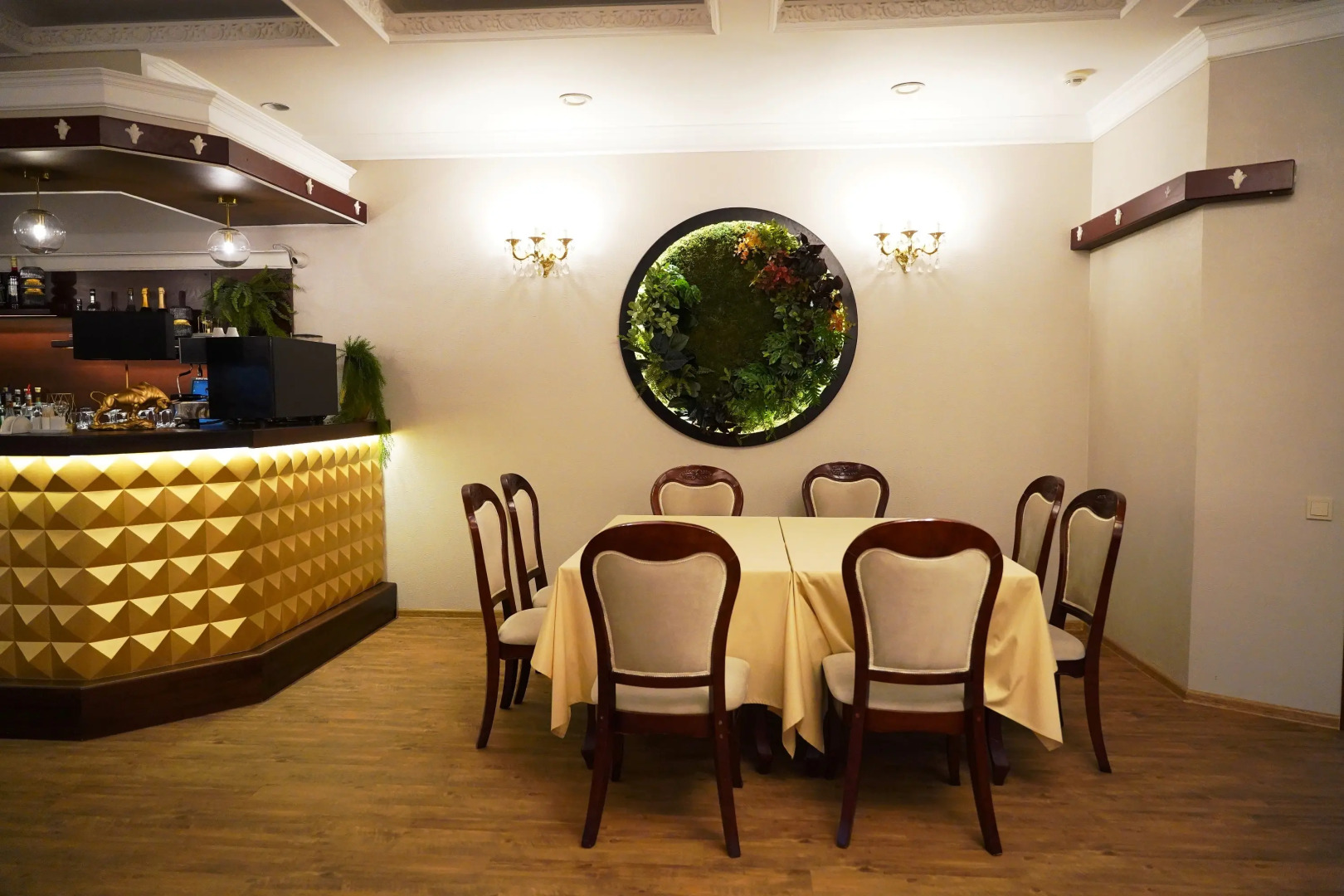 Отель Александр