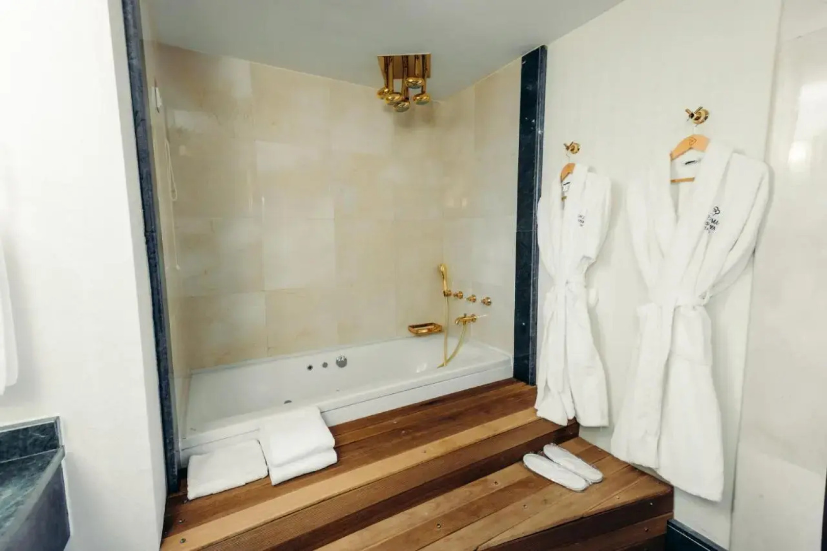 Отель Dedeman Oskemen