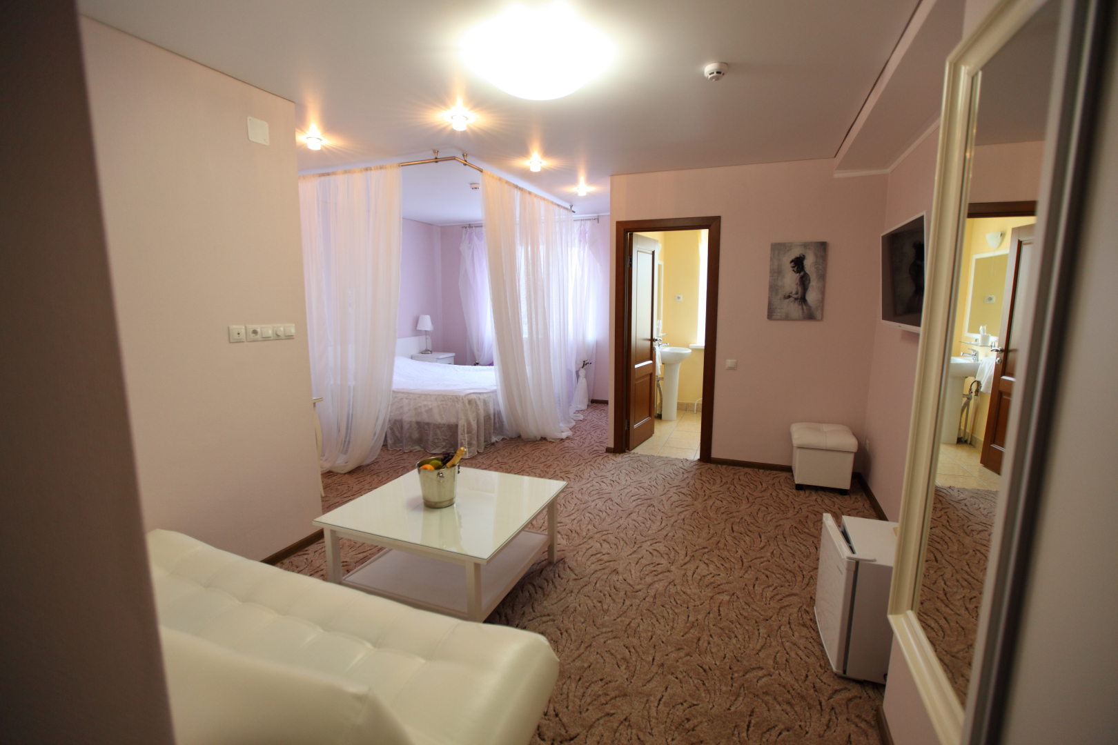 Отель Два крыла