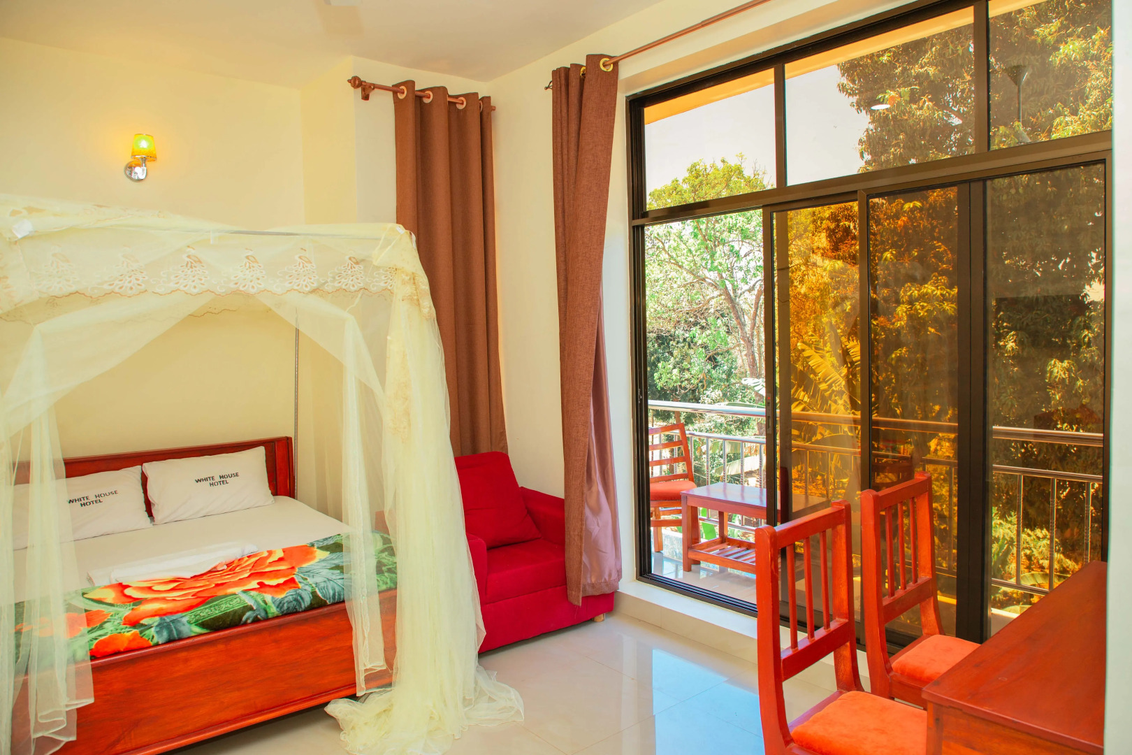 Отель Kilimanjaro White House